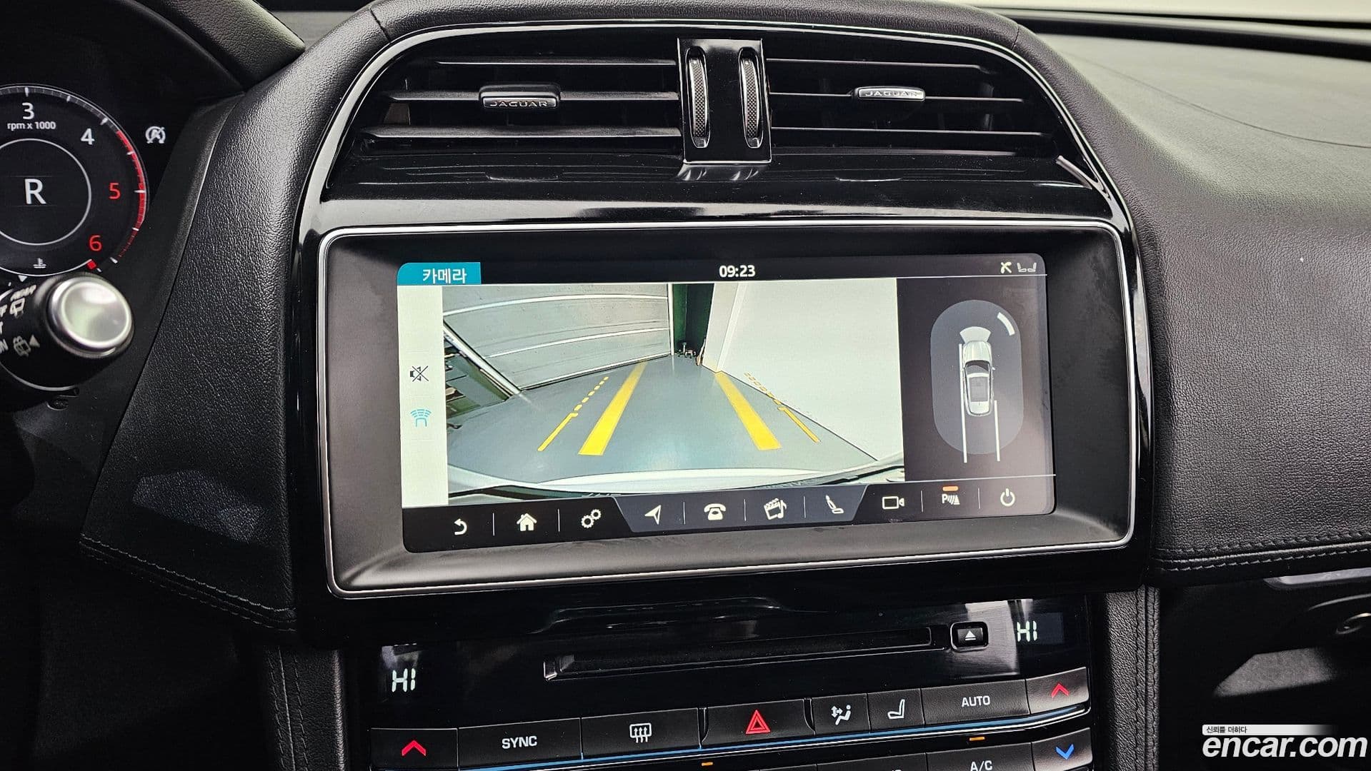 Main__Slider__Photo:F-PACE Jaguar 2019.5-14