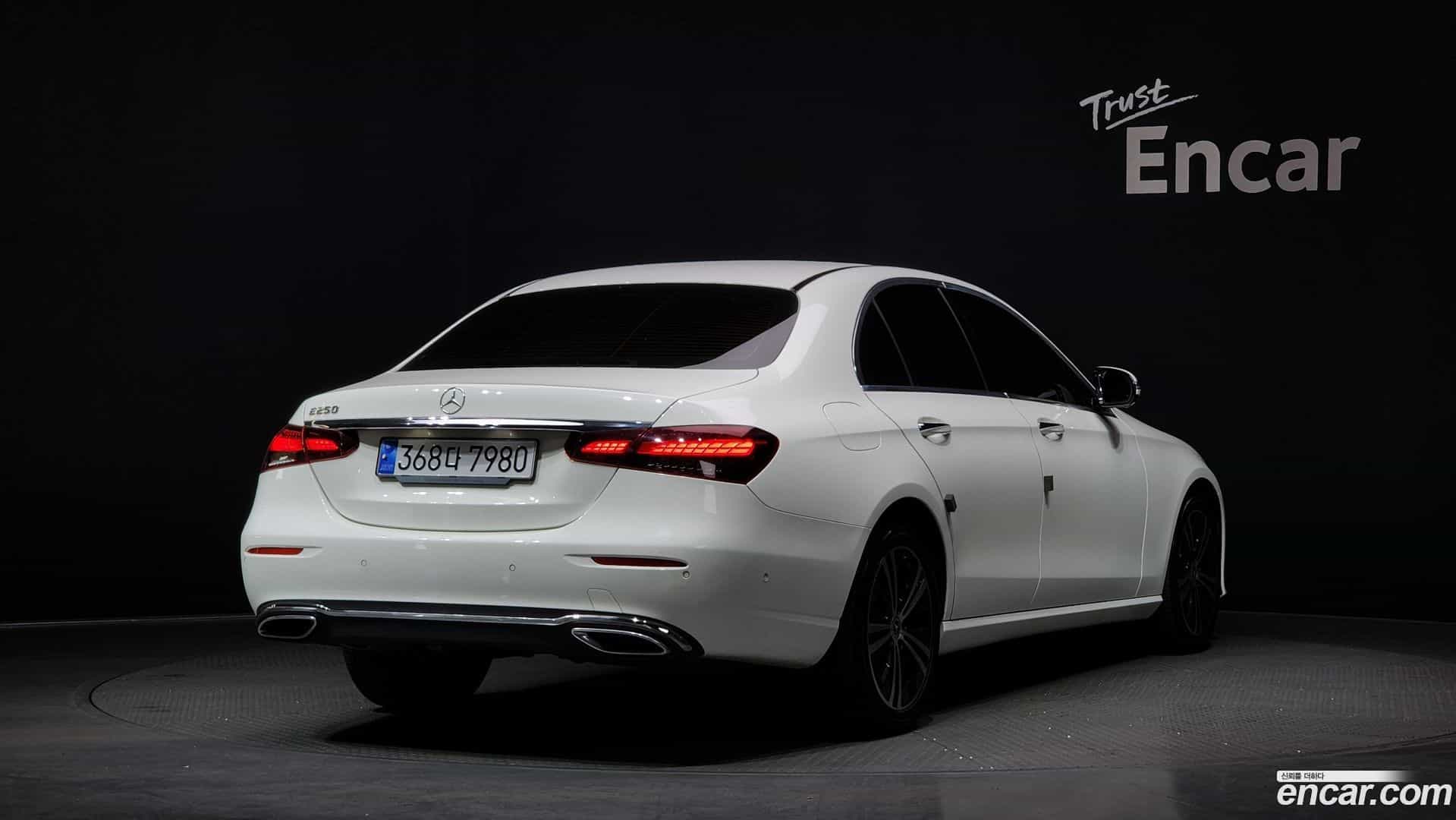 E-Class Mercedes-Benz 2021.11-OUTER-002