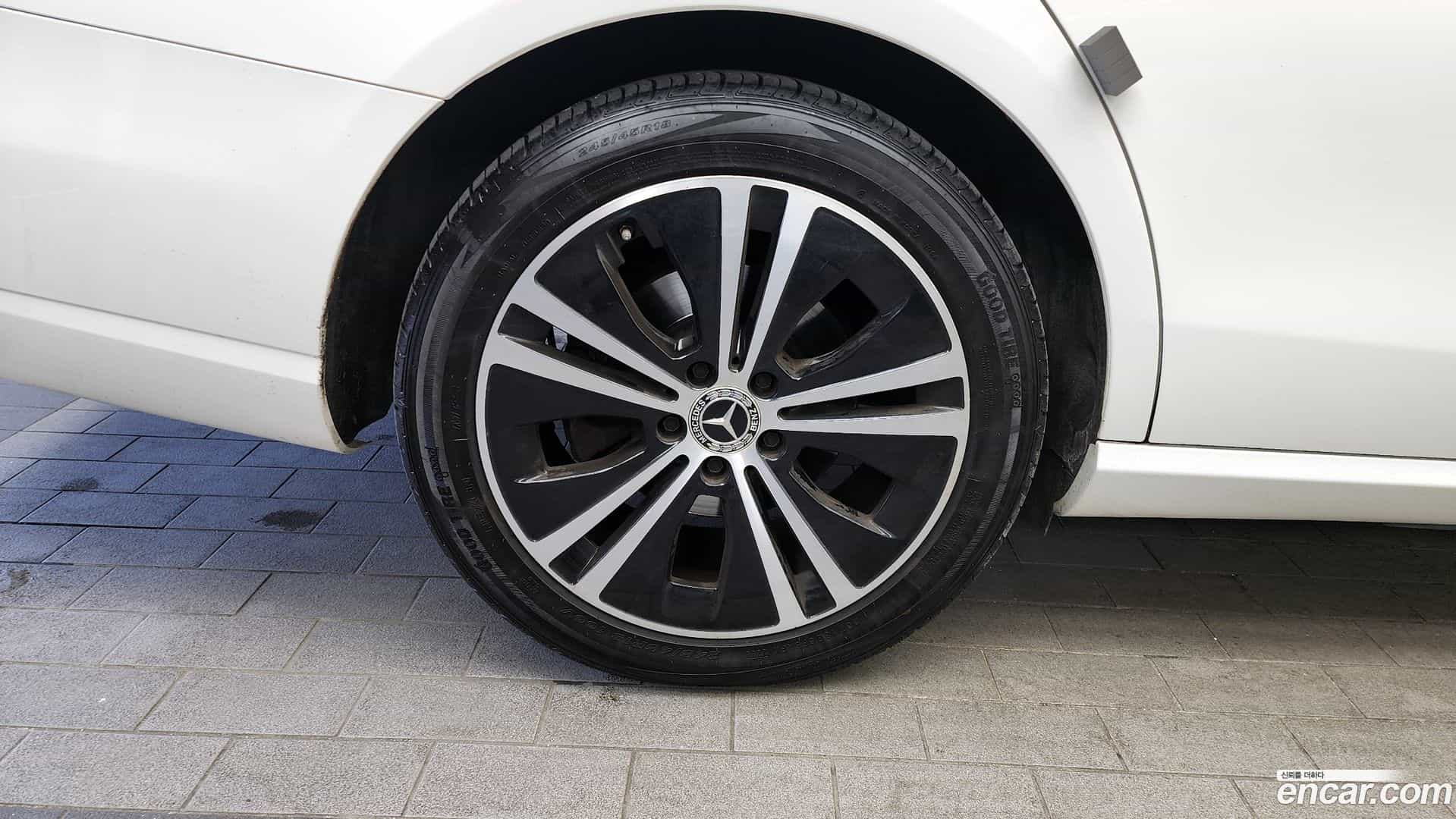 E-Class Mercedes-Benz 2021.11-OUTER-005