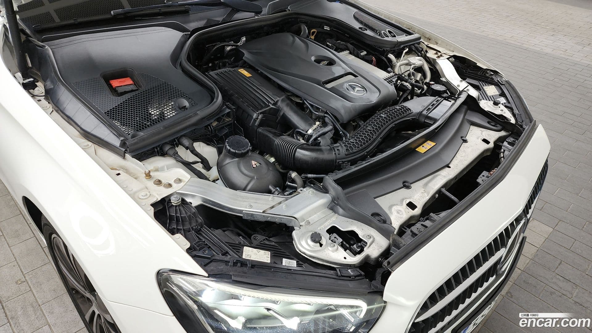 Main__Slider__Photo:E-Class Mercedes-Benz 2021.11-5