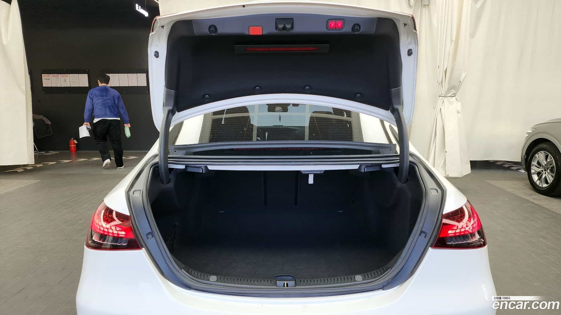 E-Class Mercedes-Benz 2021.11-OPTION-024