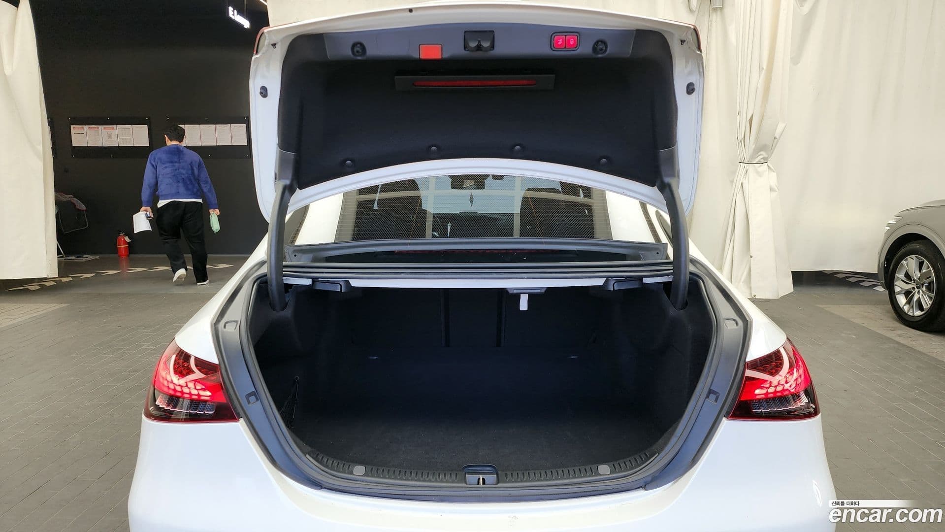 Main__Slider__Photo:E-Class Mercedes-Benz 2021.11-19