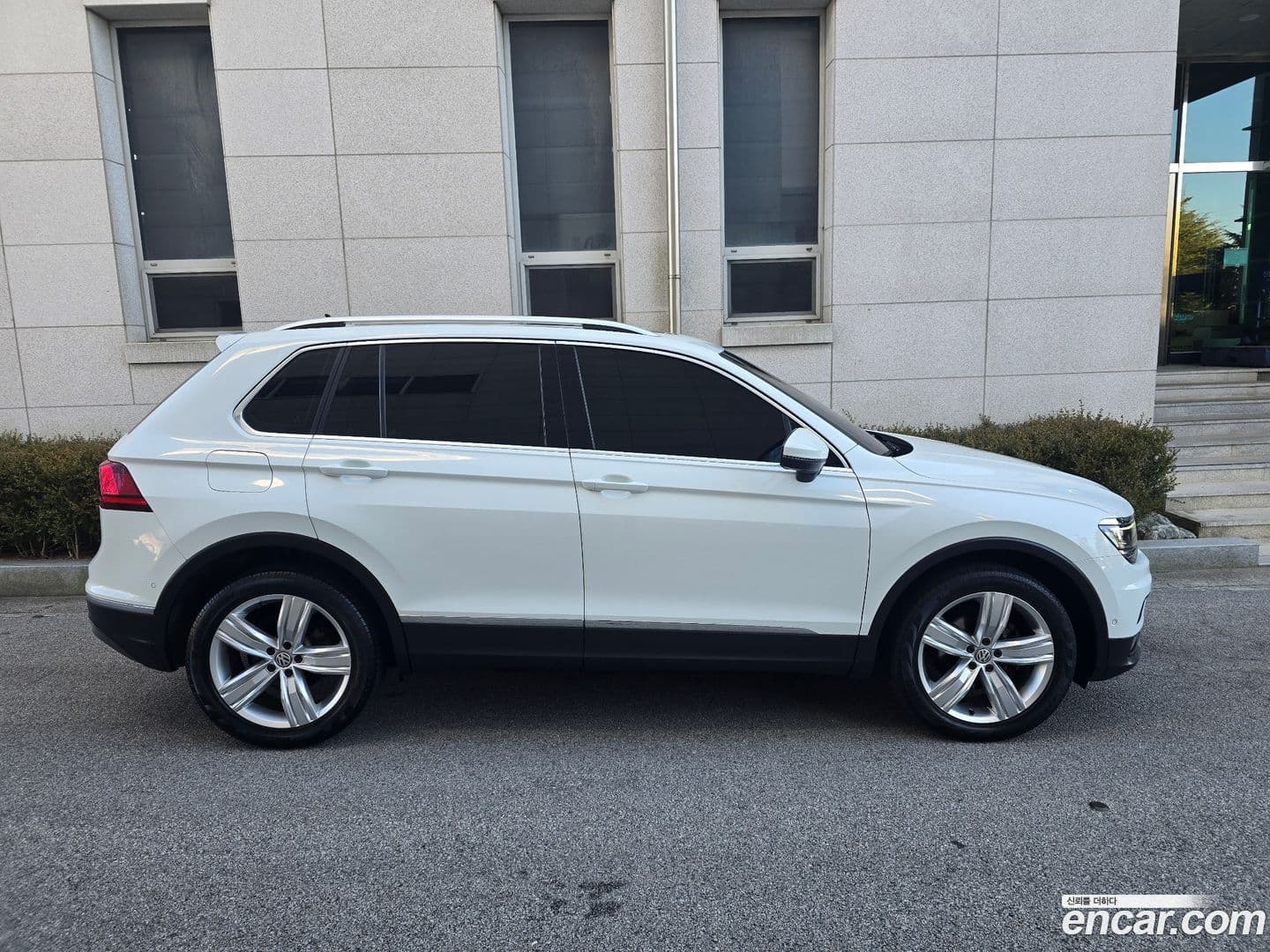 Main__Slider__Photo:Tiguan Volkswagen 2020.6-2