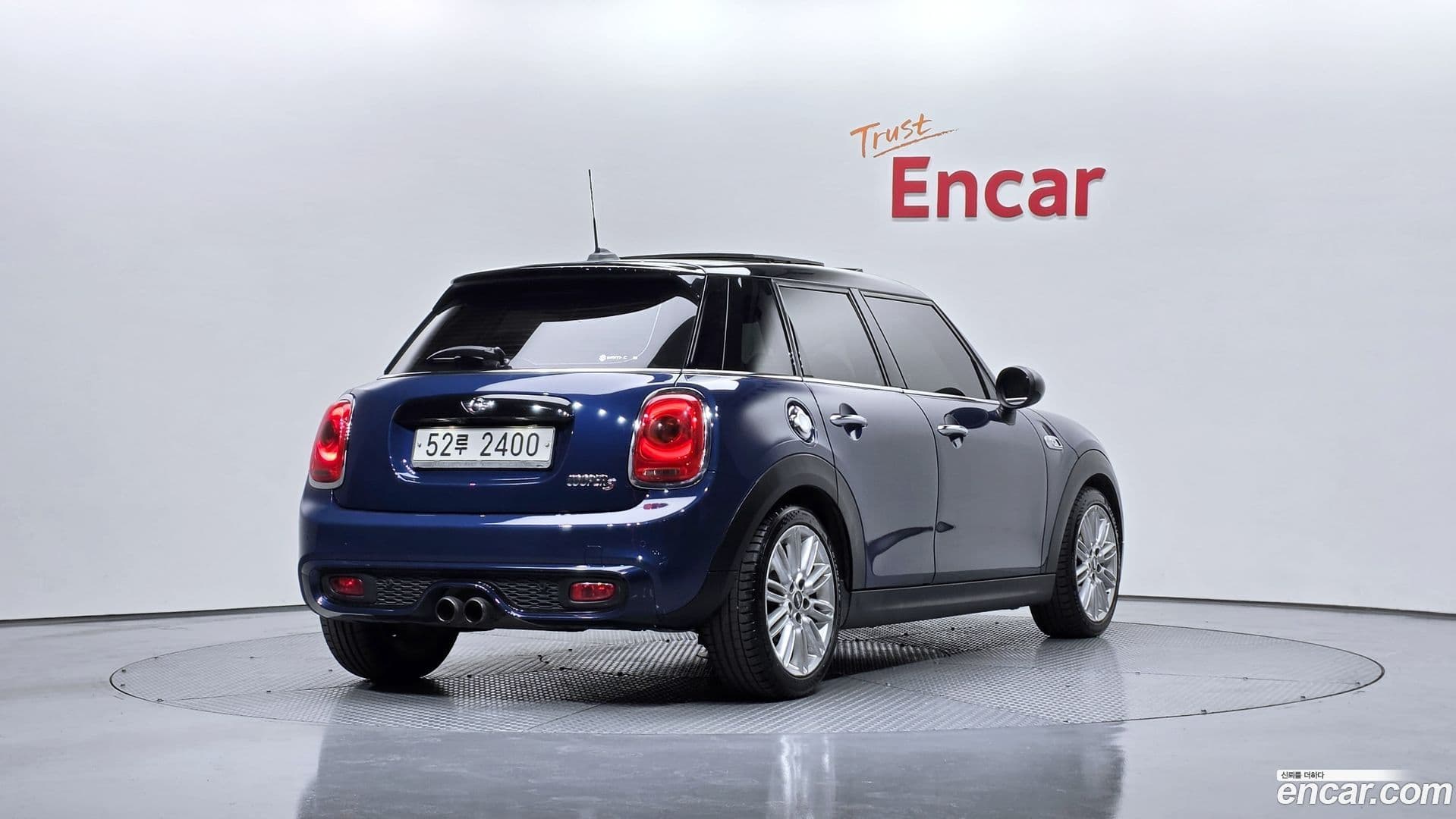 Main__Slider__Photo:Cooper Mini 2017.3-1