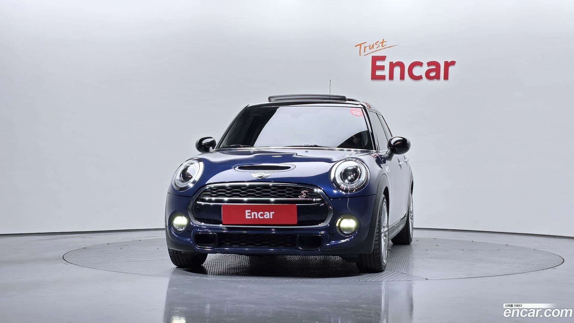 Main__Slider__Photo:Cooper Mini 2017.3-2