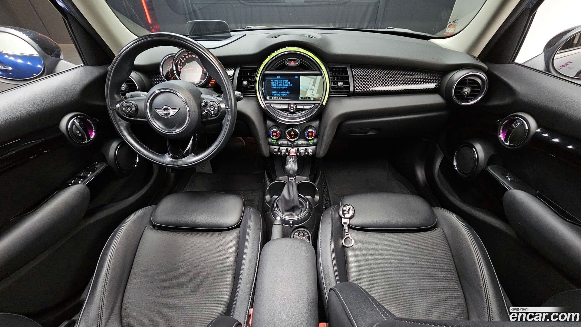 Main__Slider__Photo:Cooper Mini 2017.3-6