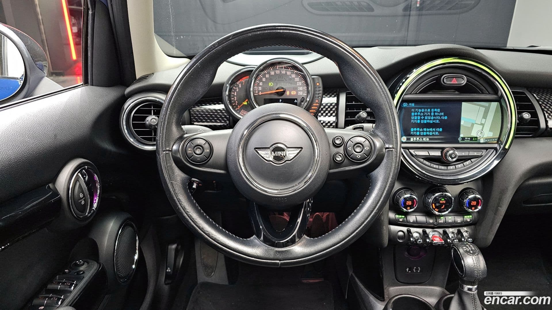 Main__Slider__Photo:Cooper Mini 2017.3-13