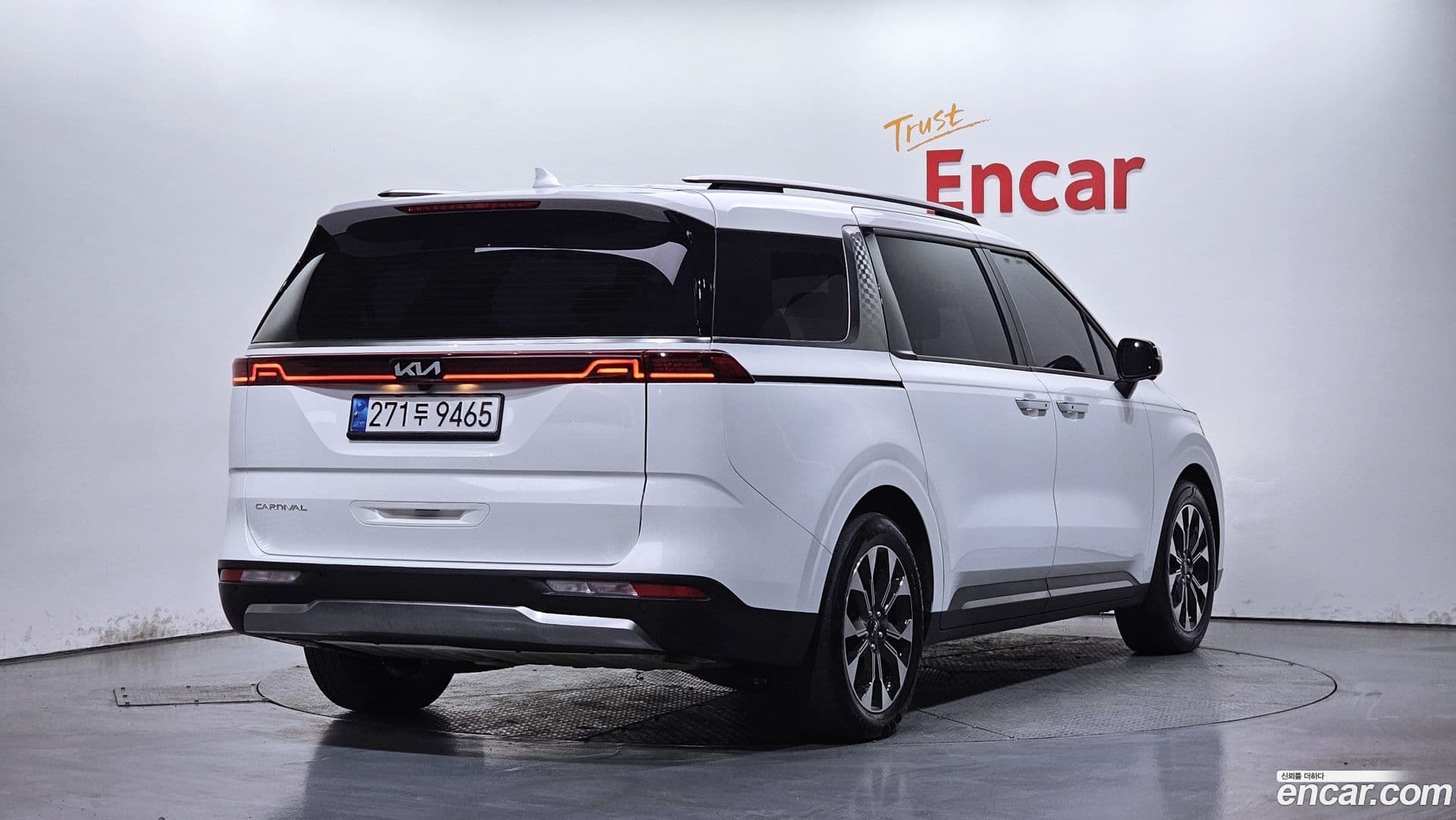 Main__Slider__Photo:Canival Kia 2022.3-1