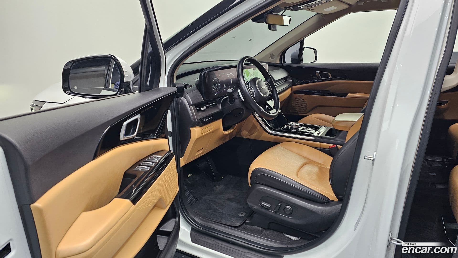 Main__Slider__Photo:Canival Kia 2022.3-9