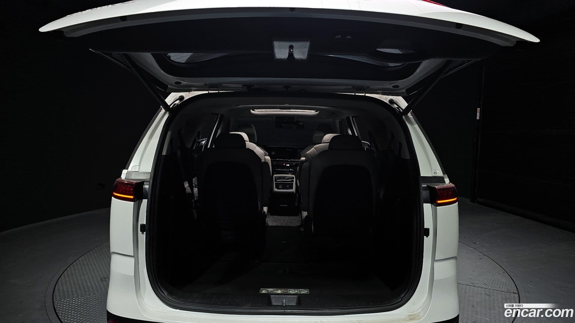 Main__Slider__Photo:Canival Kia 2022.10-19