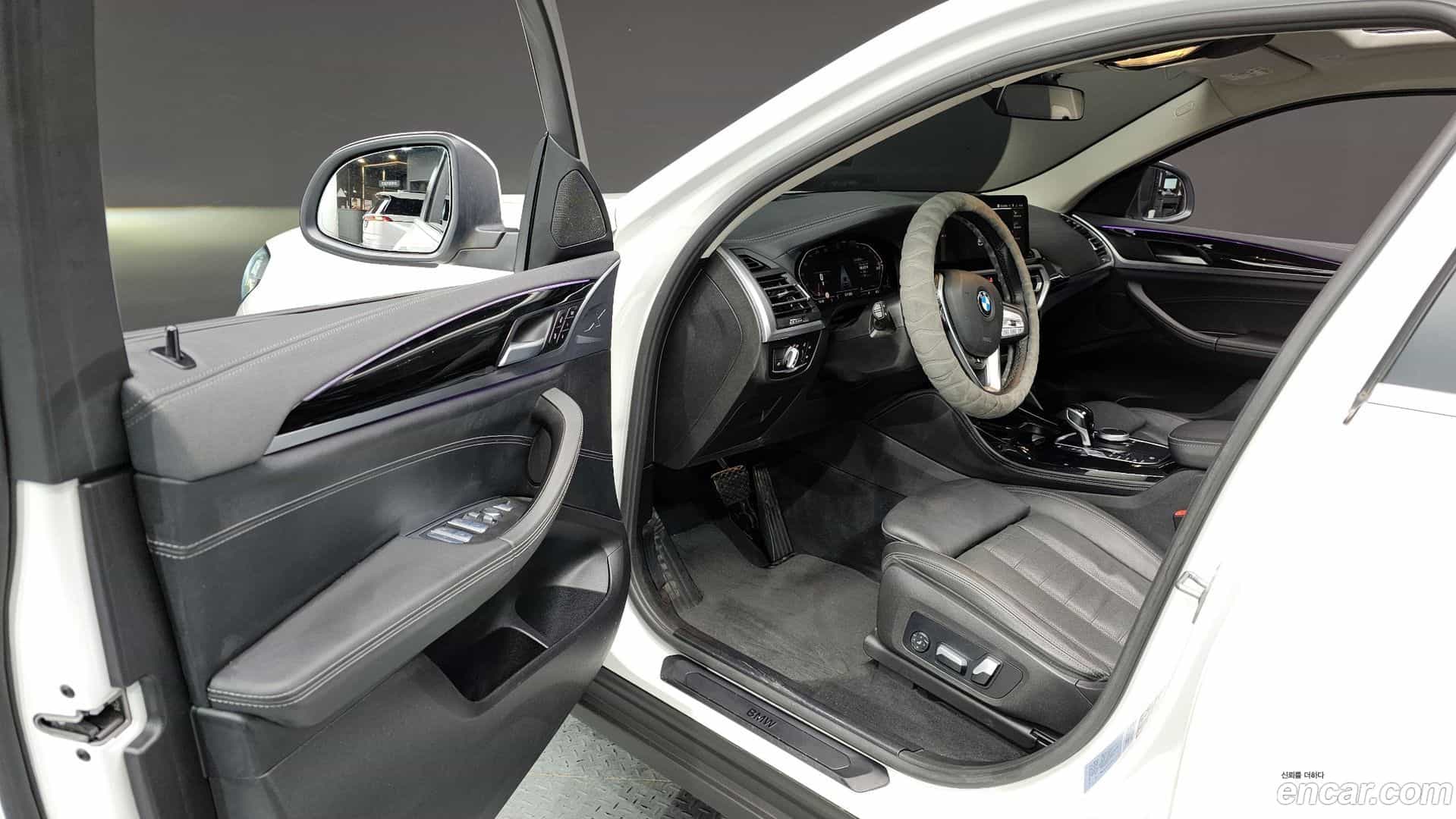 X4 BMW 2022.0-INNER-010
