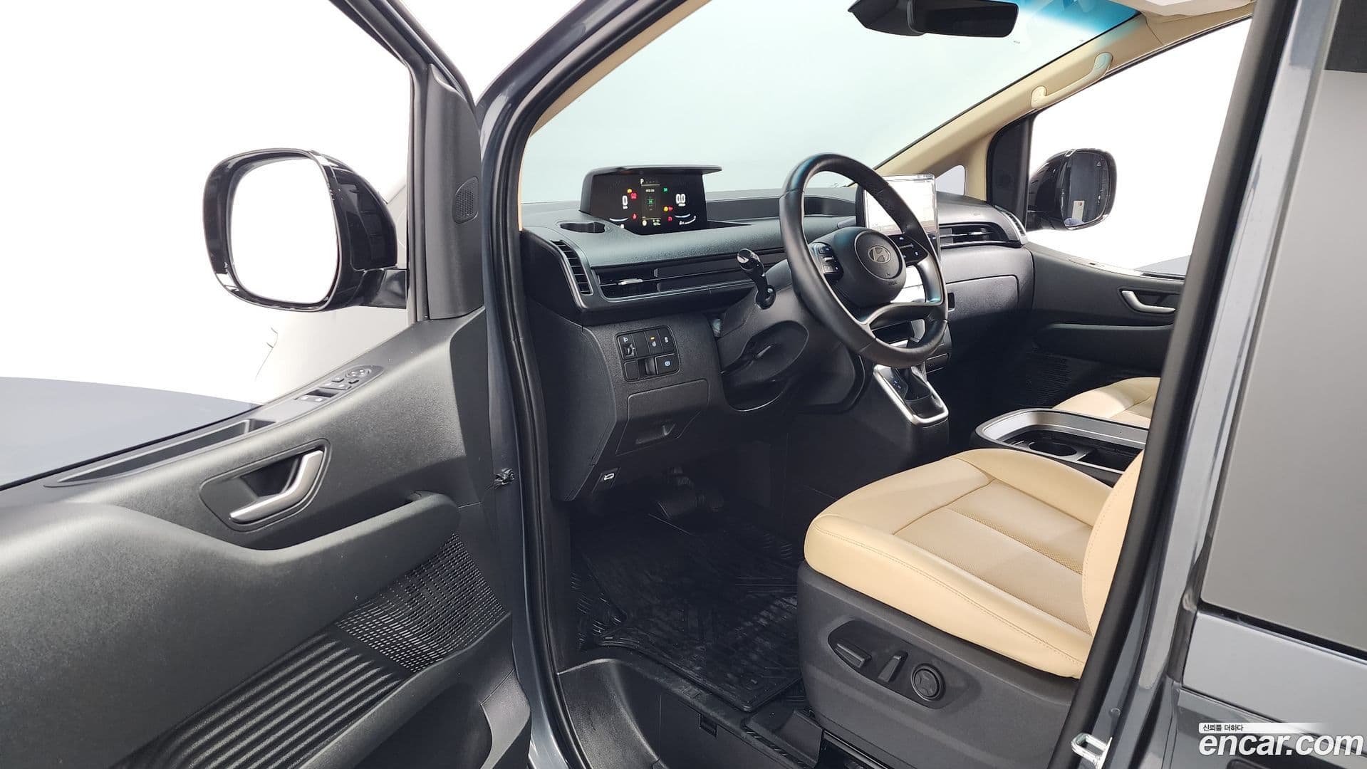 Main__Slider__Photo:Staria Hyundai 2024.9-9