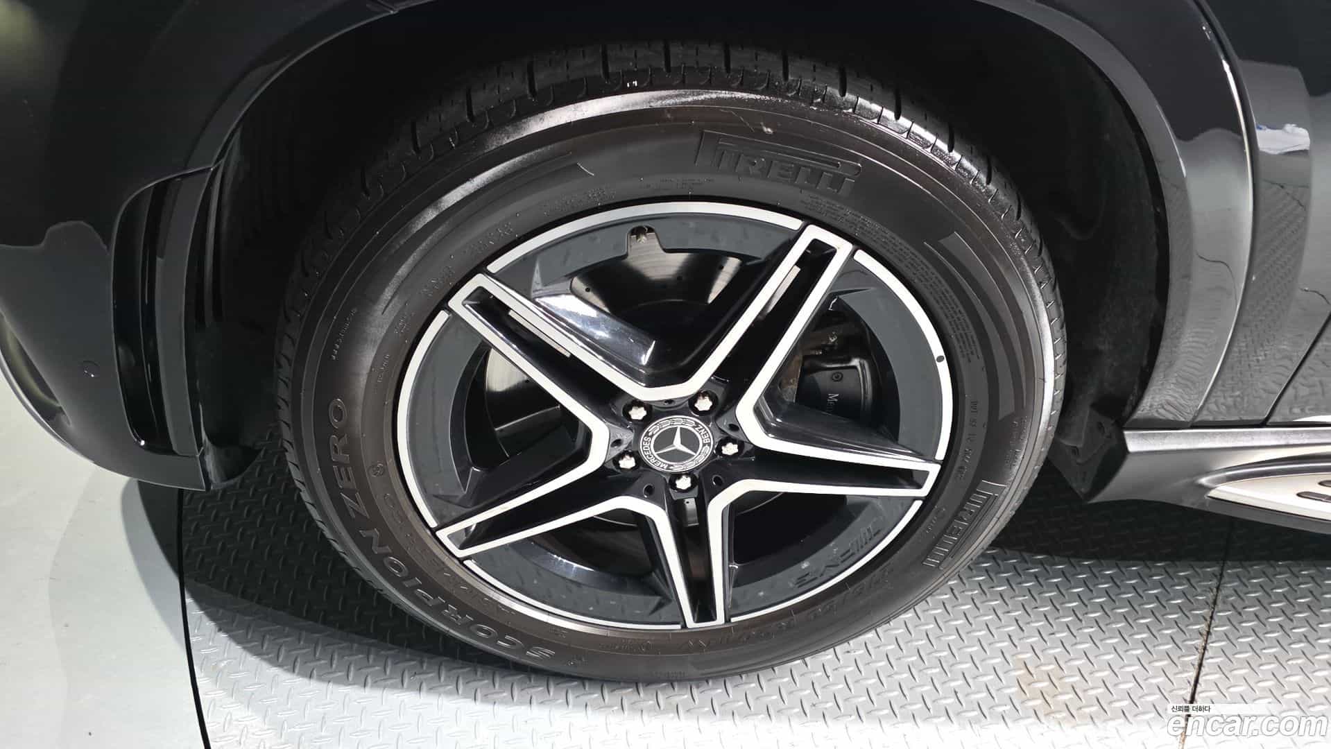 GLE-Class Mercedes-Benz 2020.4-OUTER-005