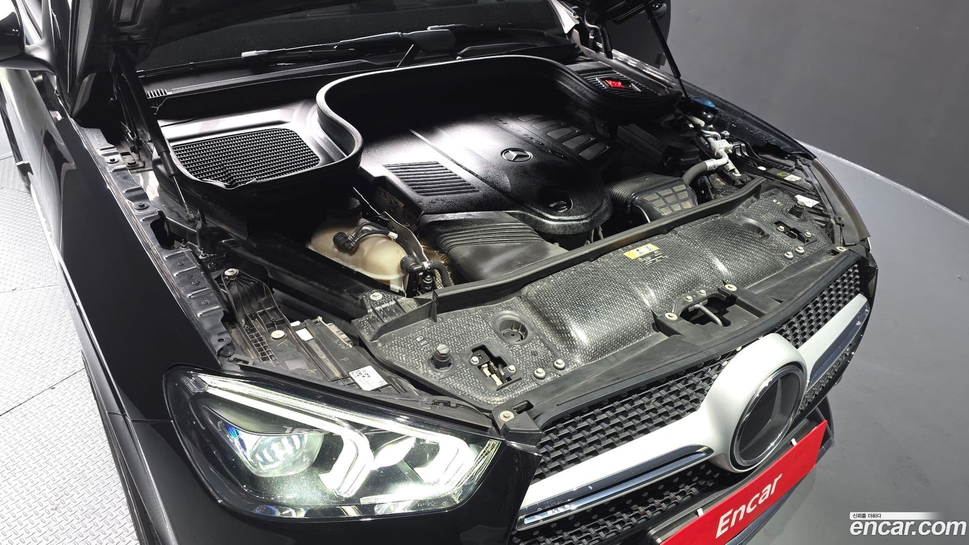 Main__Slider__Photo:GLE-Class Mercedes-Benz 2020.4-5