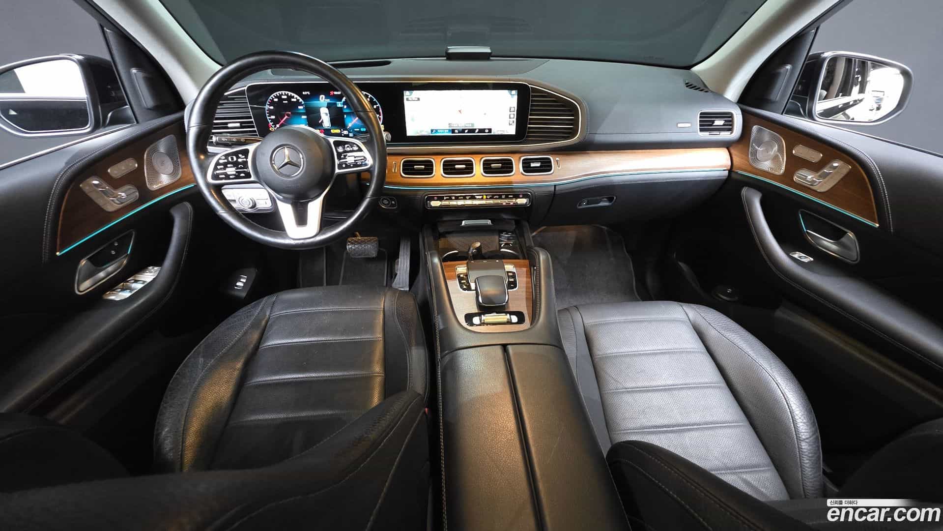 GLE-Class Mercedes-Benz 2020.4-INNER-007