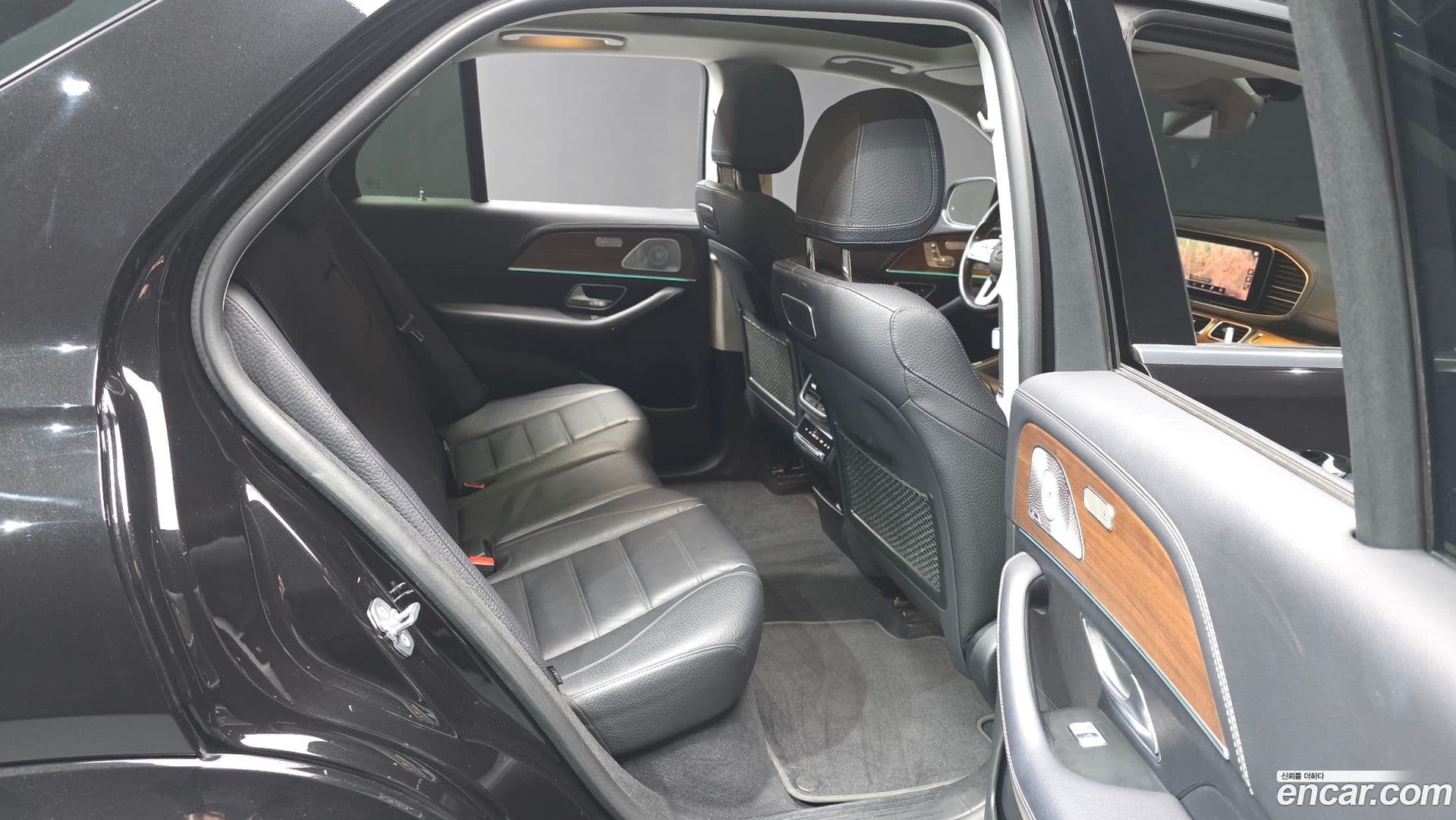 Main__Slider__Photo:GLE-Class Mercedes-Benz 2020.4-11