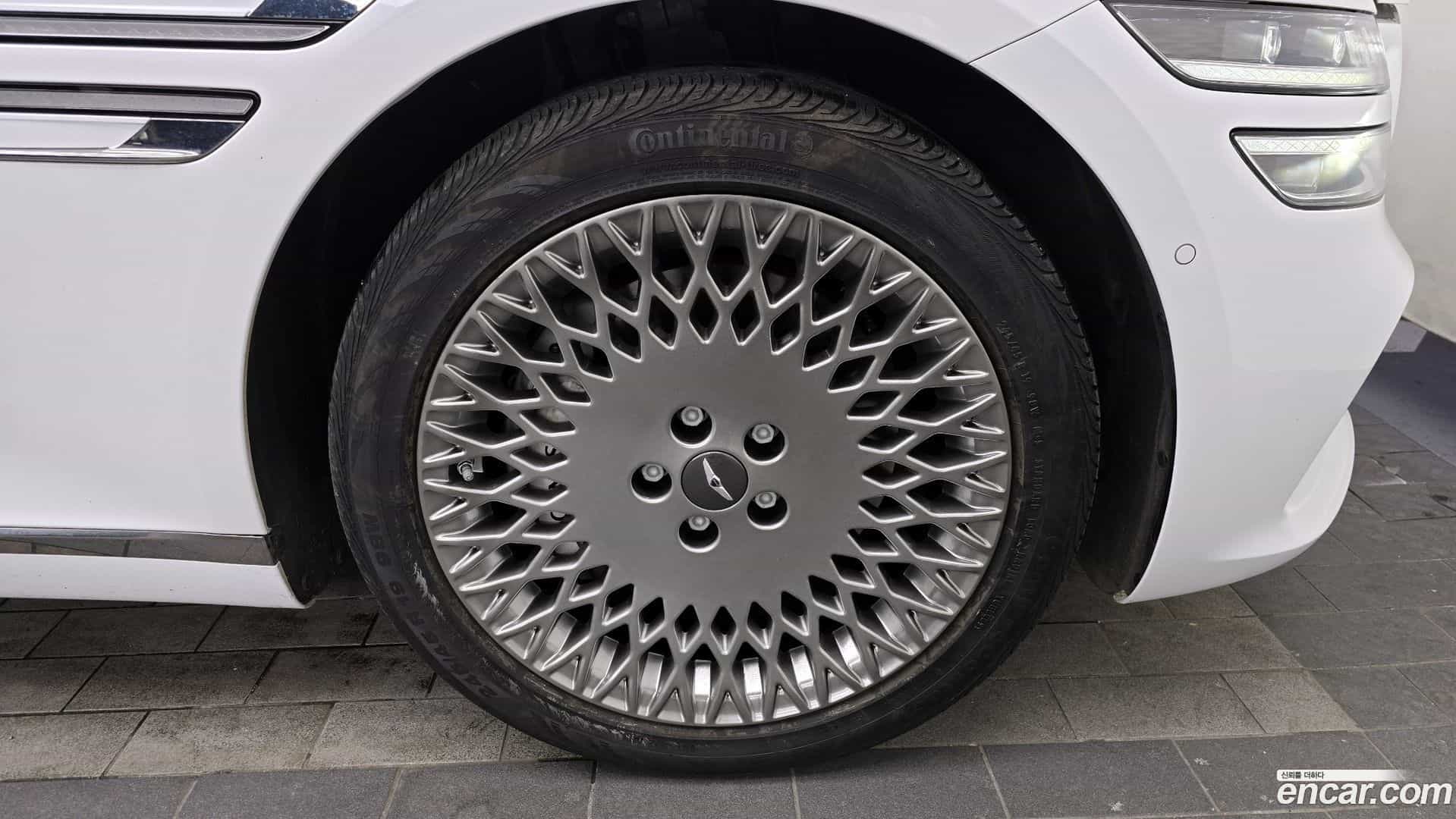 G80 Genesis 2024.0-OUTER-005