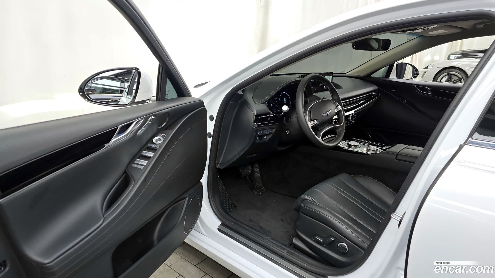 Main__Slider__Photo:G80 Genesis 2024.0-9