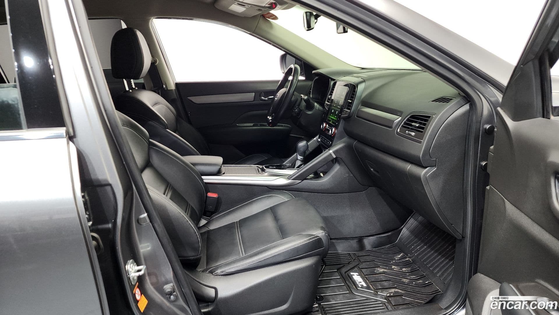 Main__Slider__Photo:QM6 Renault-KoreaSamsung 2020.1-10