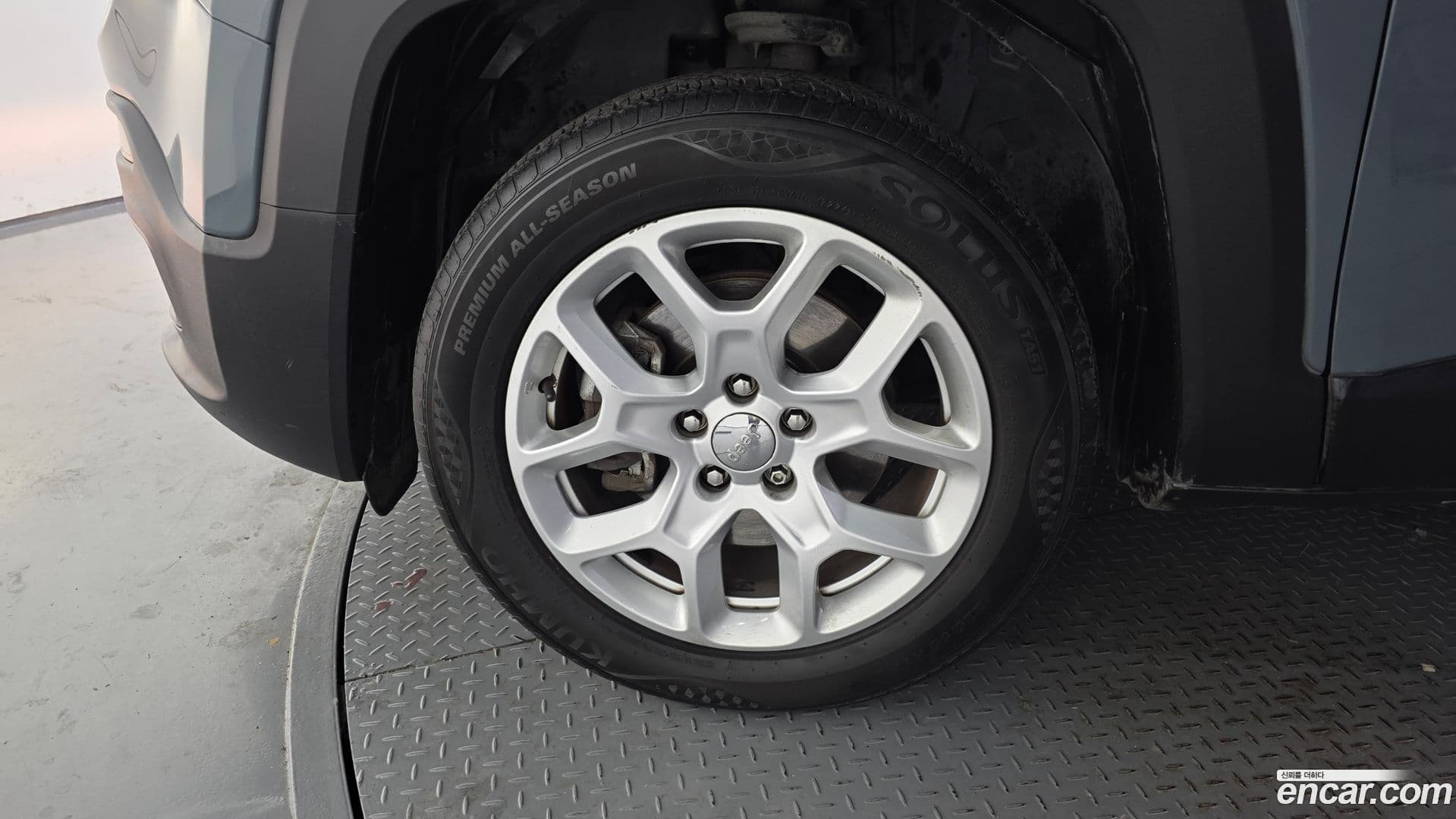 Main__Slider__Photo:Renegade Jeep 2018.7-4