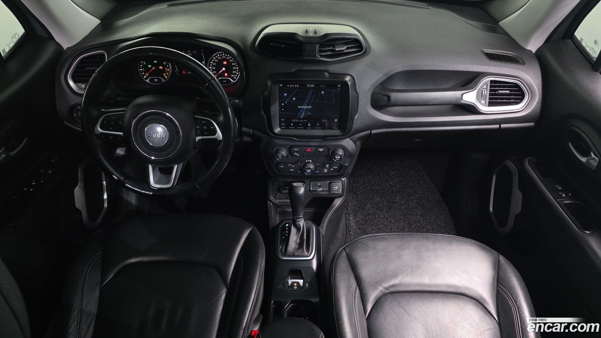 Main__Slider__Photo:Renegade Jeep 2018.7-6