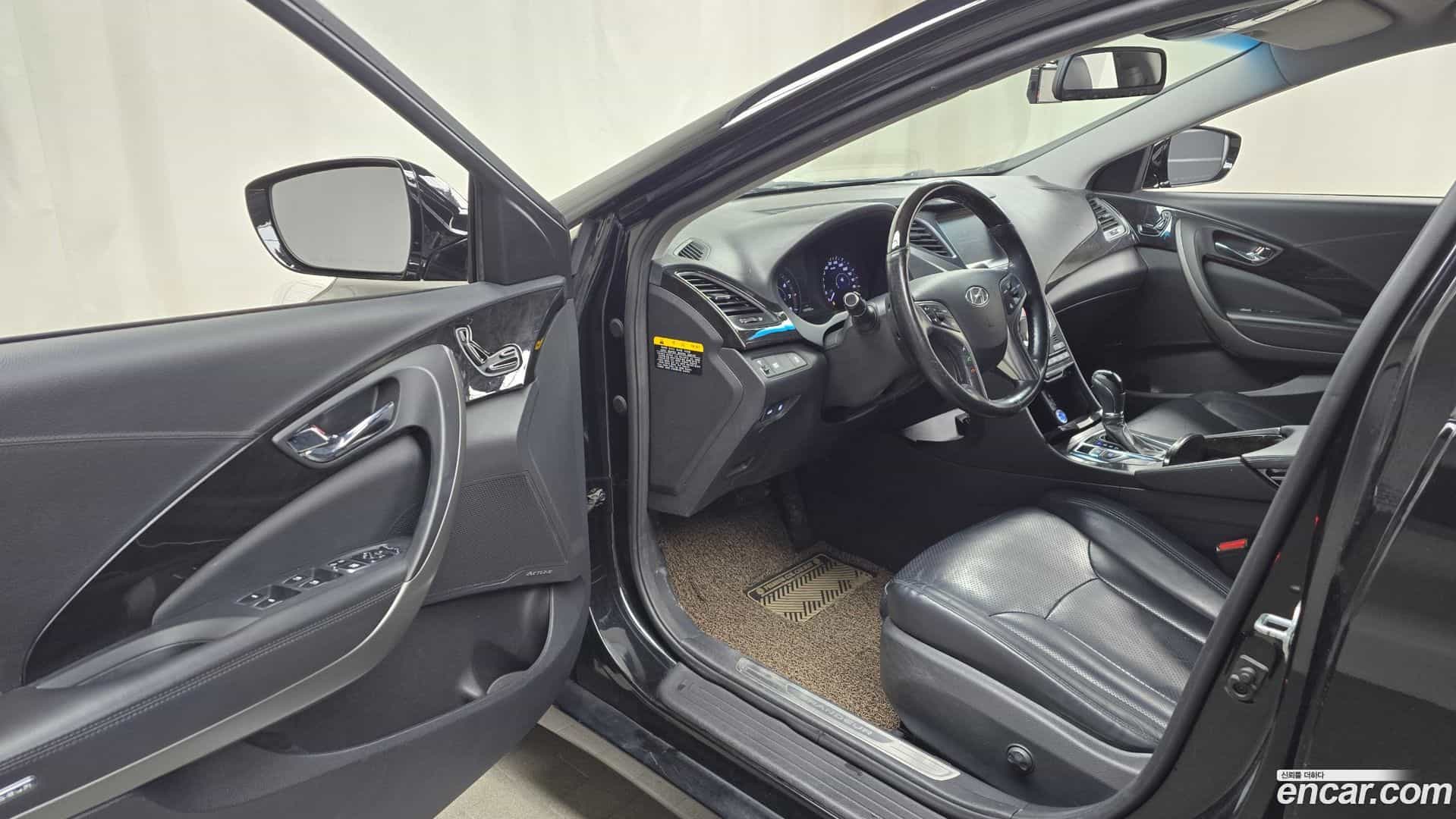 Grandeur Hyundai 2016.6-INNER-010