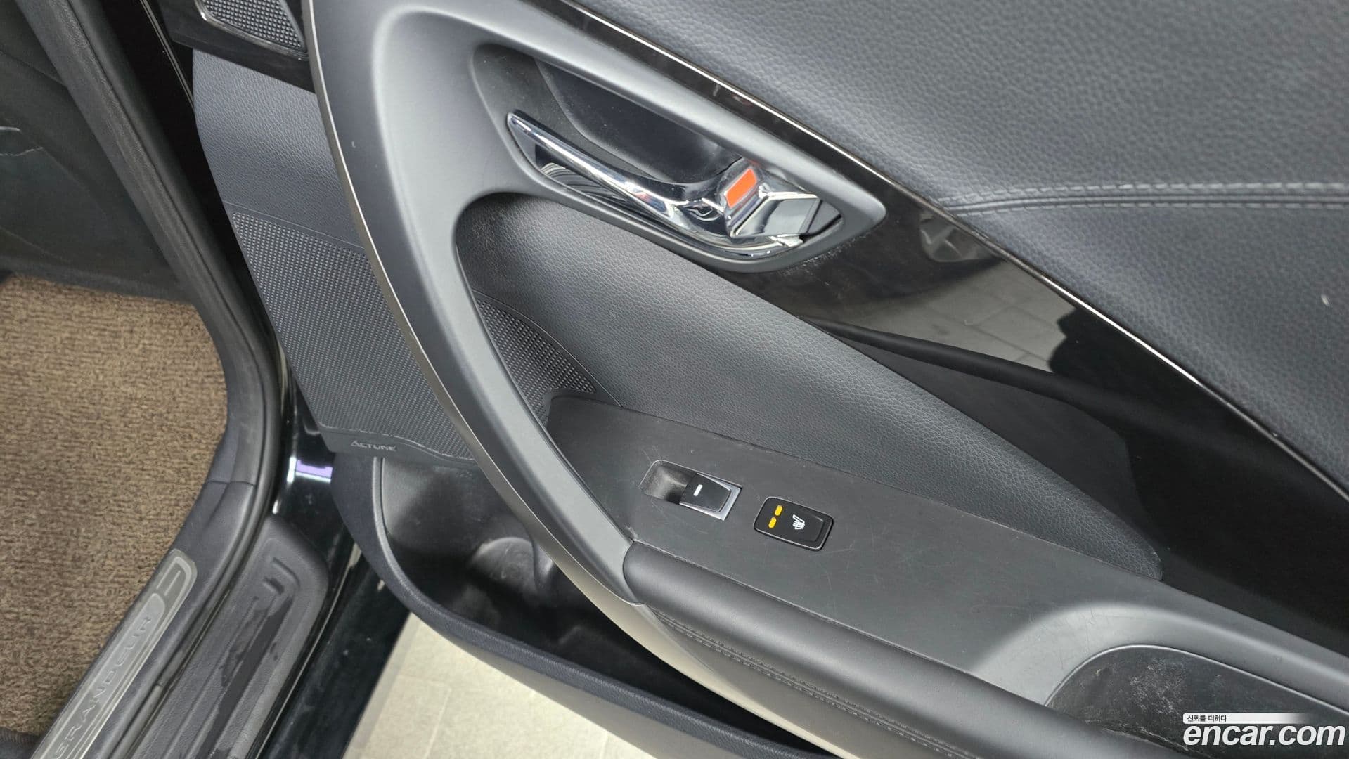 Main__Slider__Photo:Grandeur Hyundai 2016.6-18