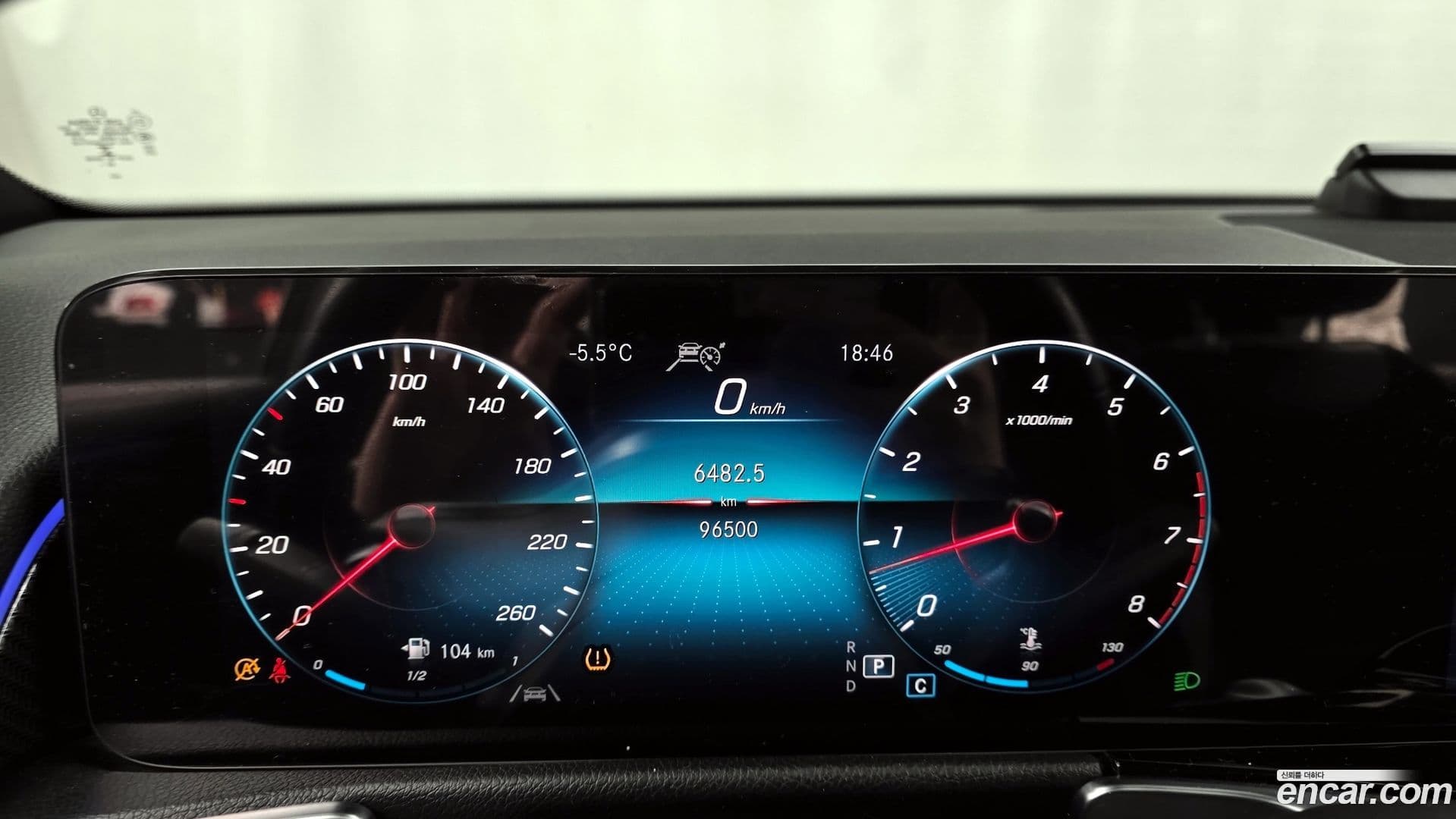 Main__Slider__Photo:GLB-Class Mercedes-Benz 2021.4-7