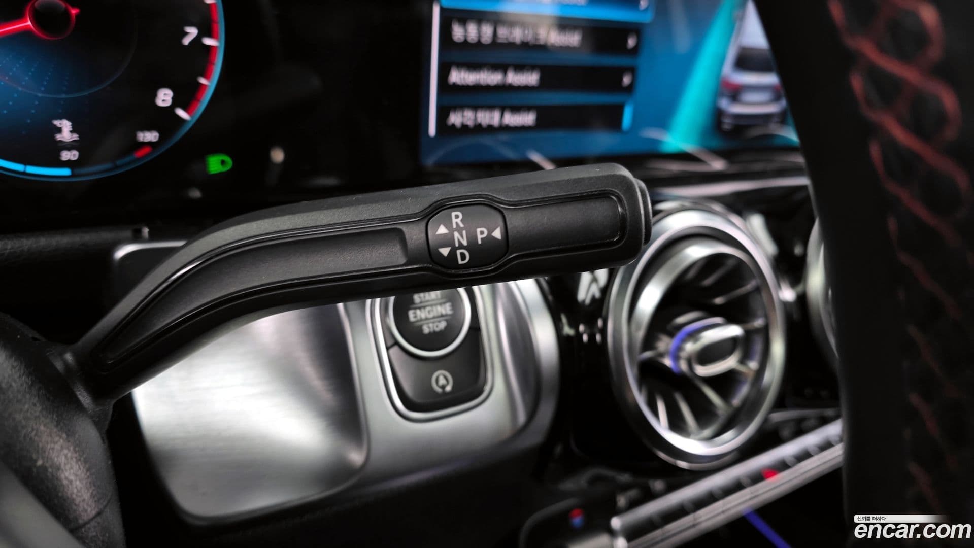 Main__Slider__Photo:GLB-Class Mercedes-Benz 2021.4-8