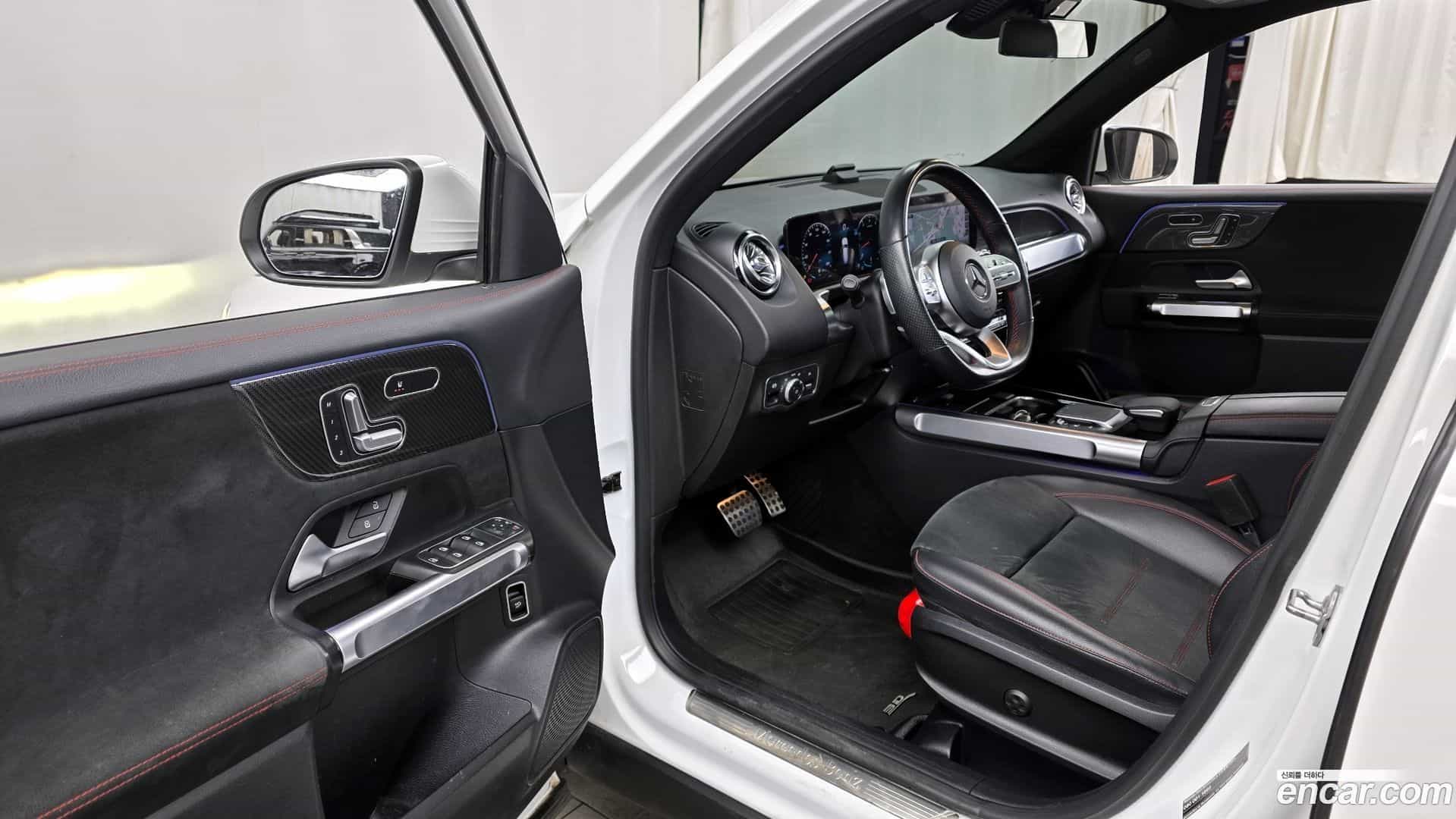 GLB-Class Mercedes-Benz 2021.4-INNER-010