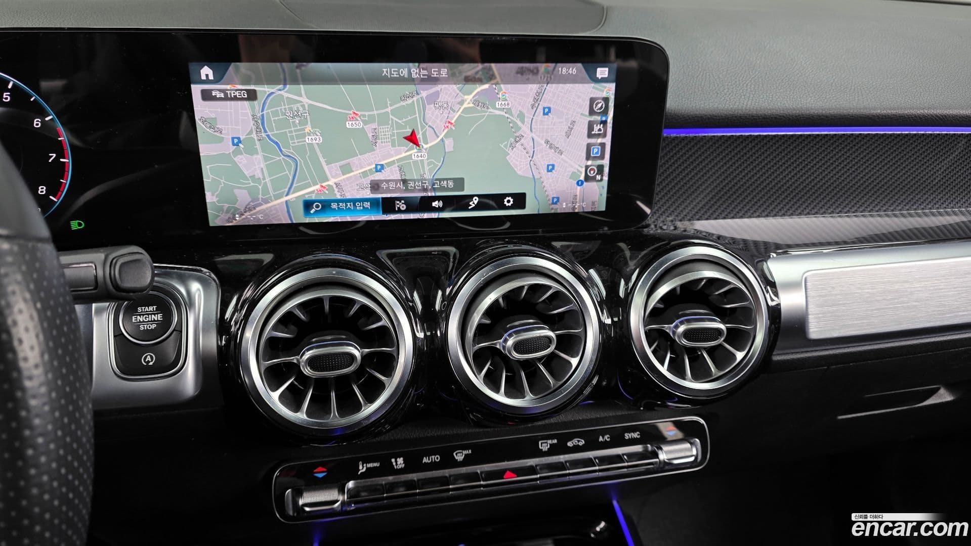 Main__Slider__Photo:GLB-Class Mercedes-Benz 2021.4-13