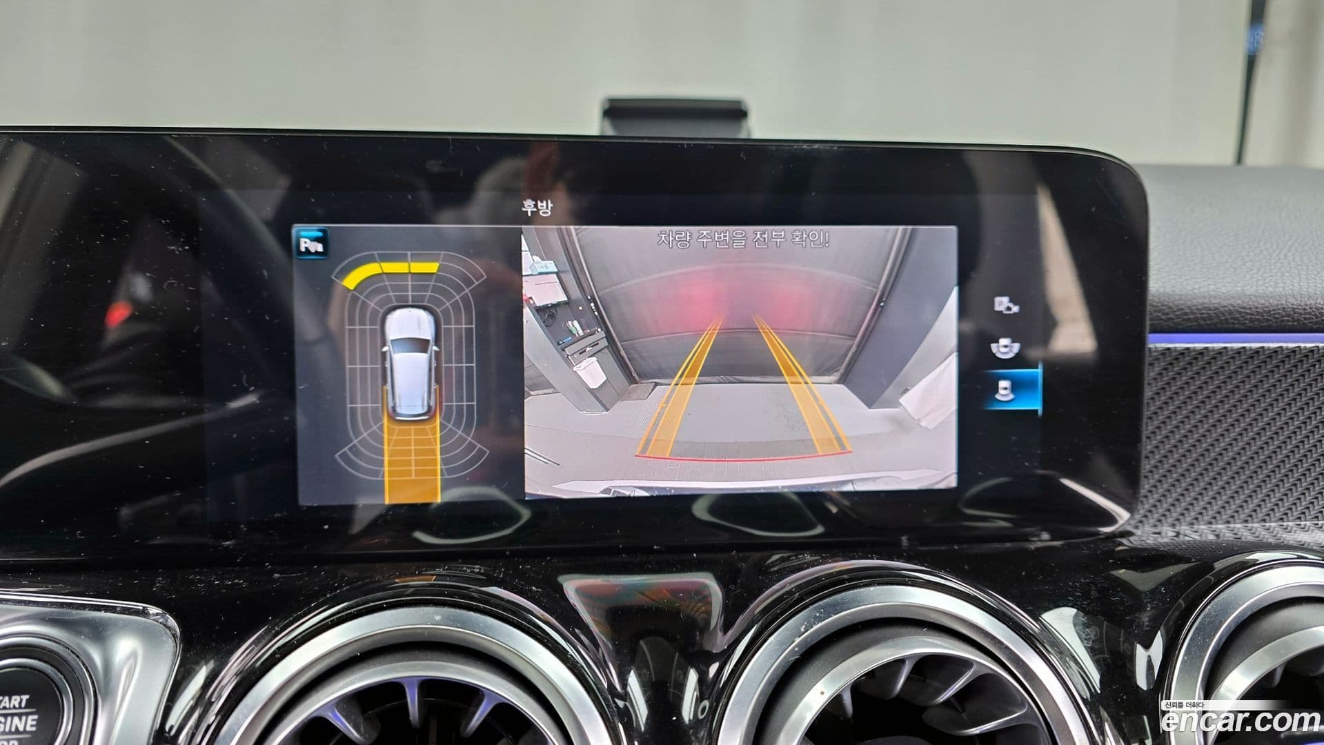 Main__Slider__Photo:GLB-Class Mercedes-Benz 2021.4-14