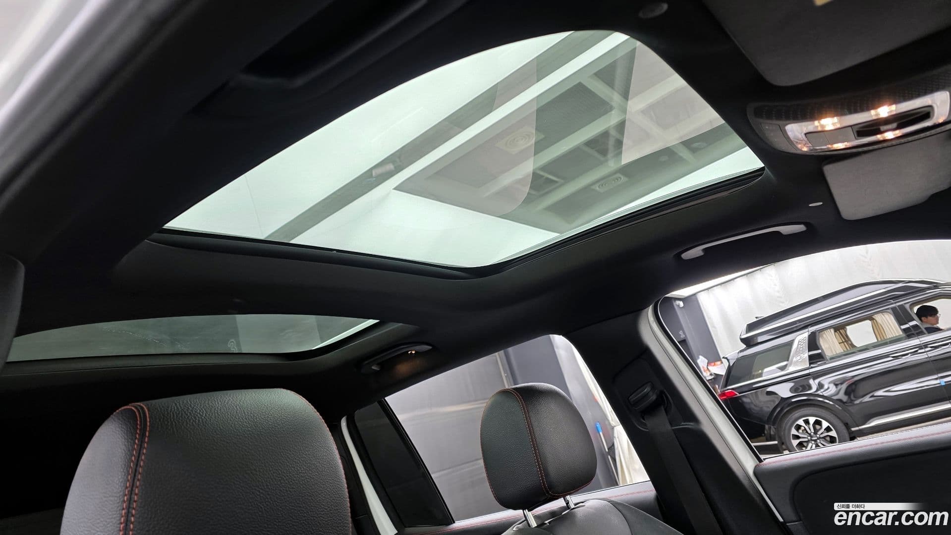 Main__Slider__Photo:GLB-Class Mercedes-Benz 2021.4-16