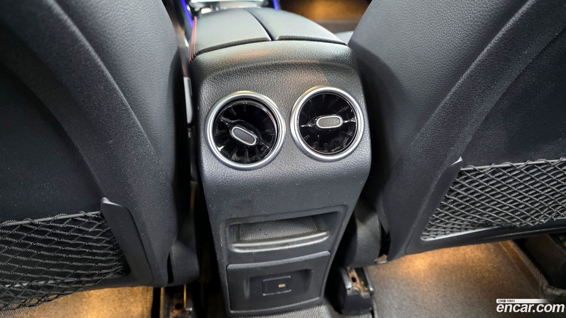 Main__Slider__Photo:GLB-Class Mercedes-Benz 2021.4-18