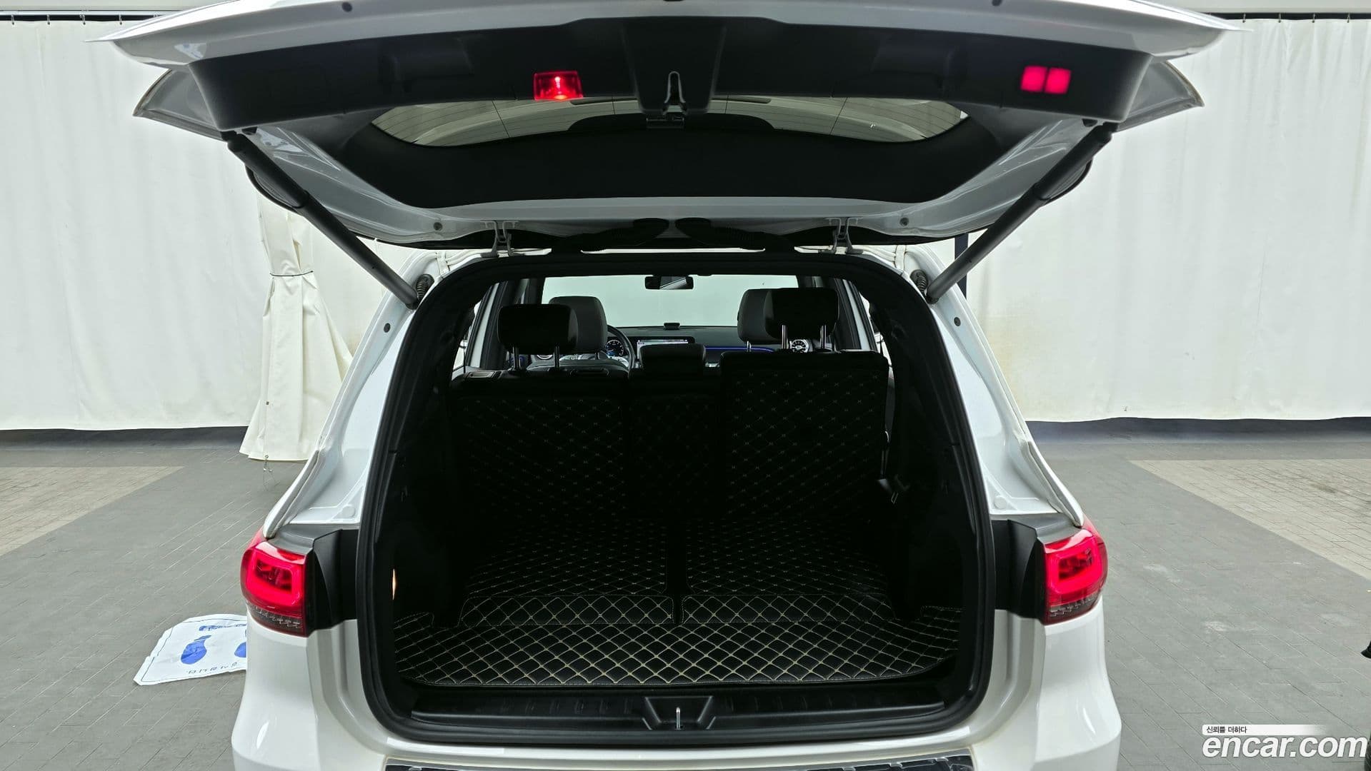 Main__Slider__Photo:GLB-Class Mercedes-Benz 2021.4-19