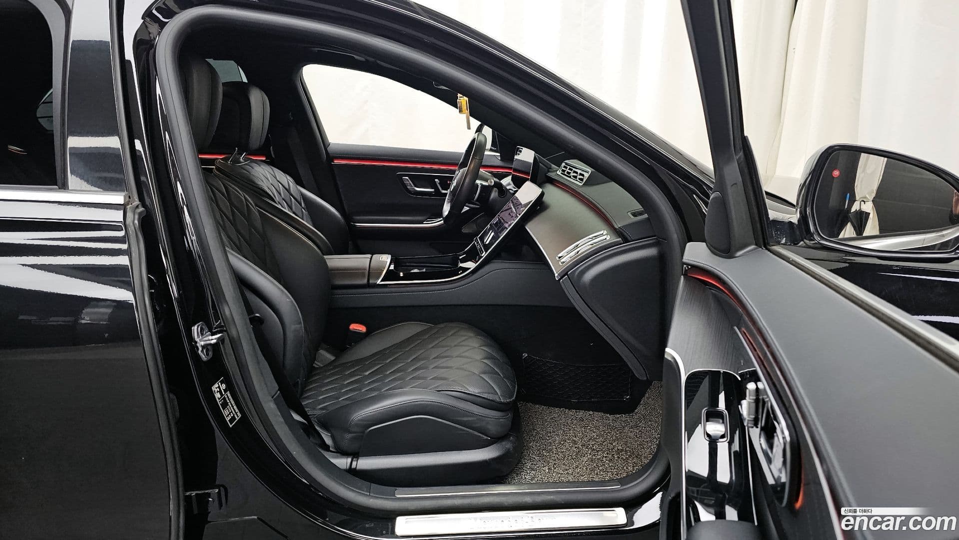 Main__Slider__Photo:S-Class Mercedes-Benz 2021.9-10