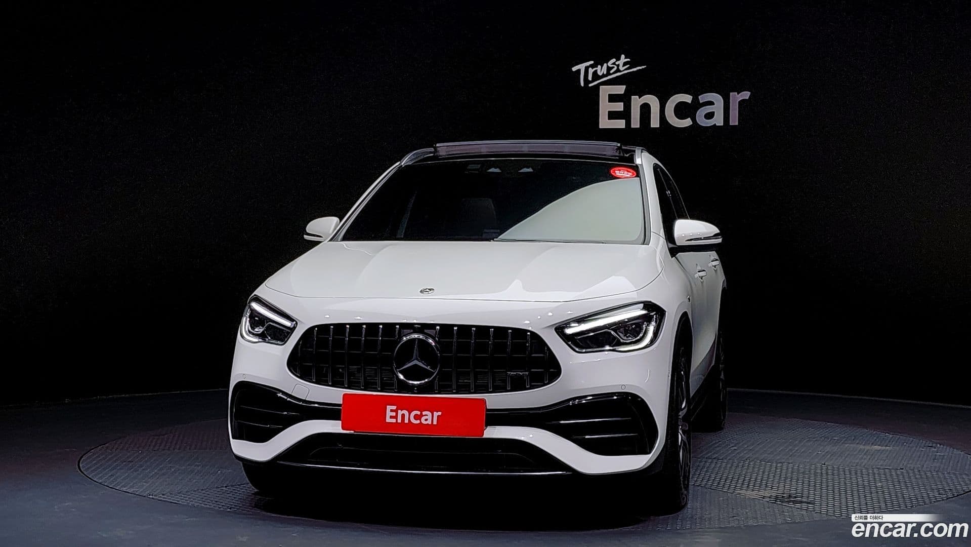 Main__Slider__Photo:GLA-Class Mercedes-Benz 2022.4-2