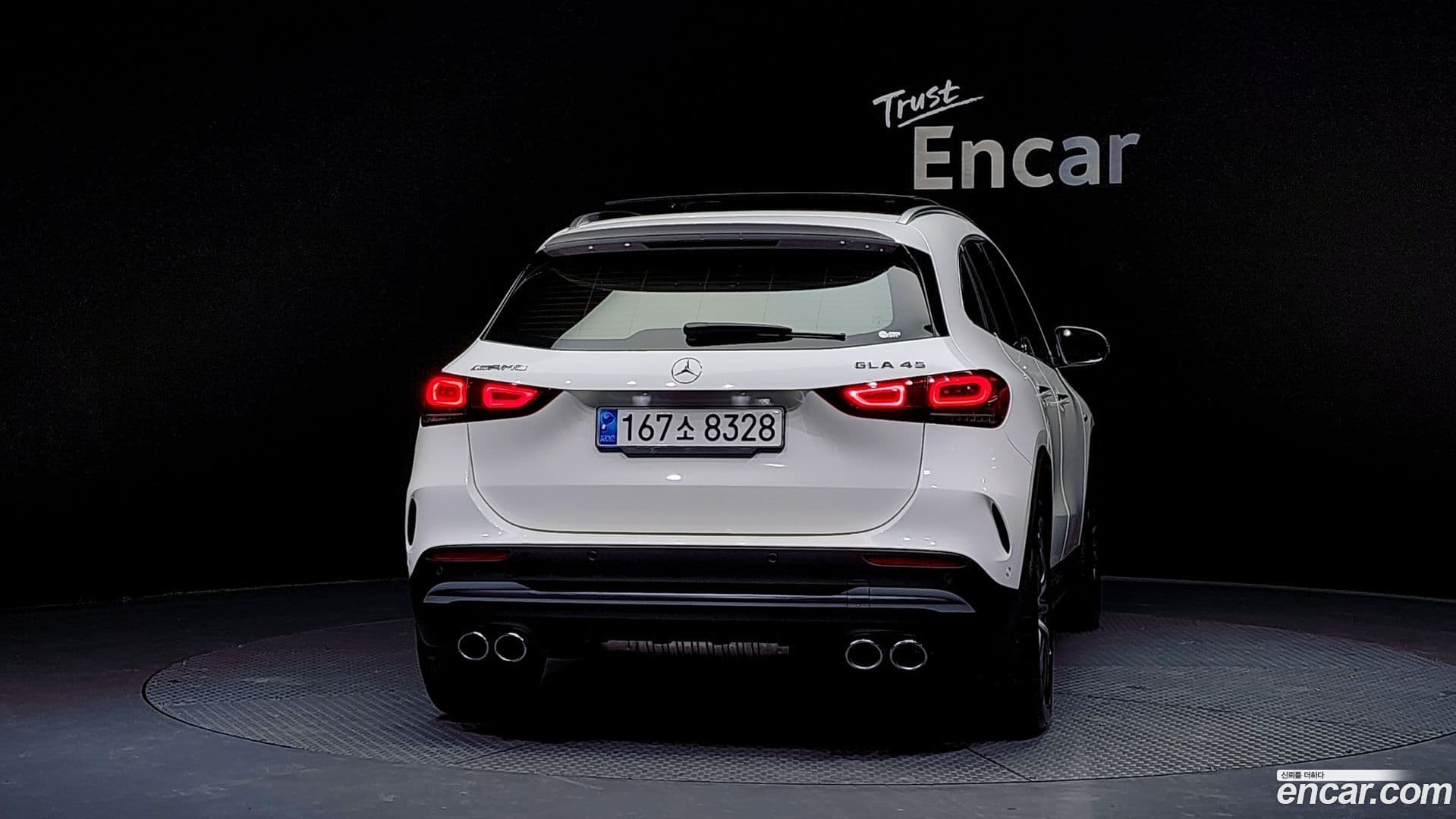 Main__Slider__Photo:GLA-Class Mercedes-Benz 2022.4-3