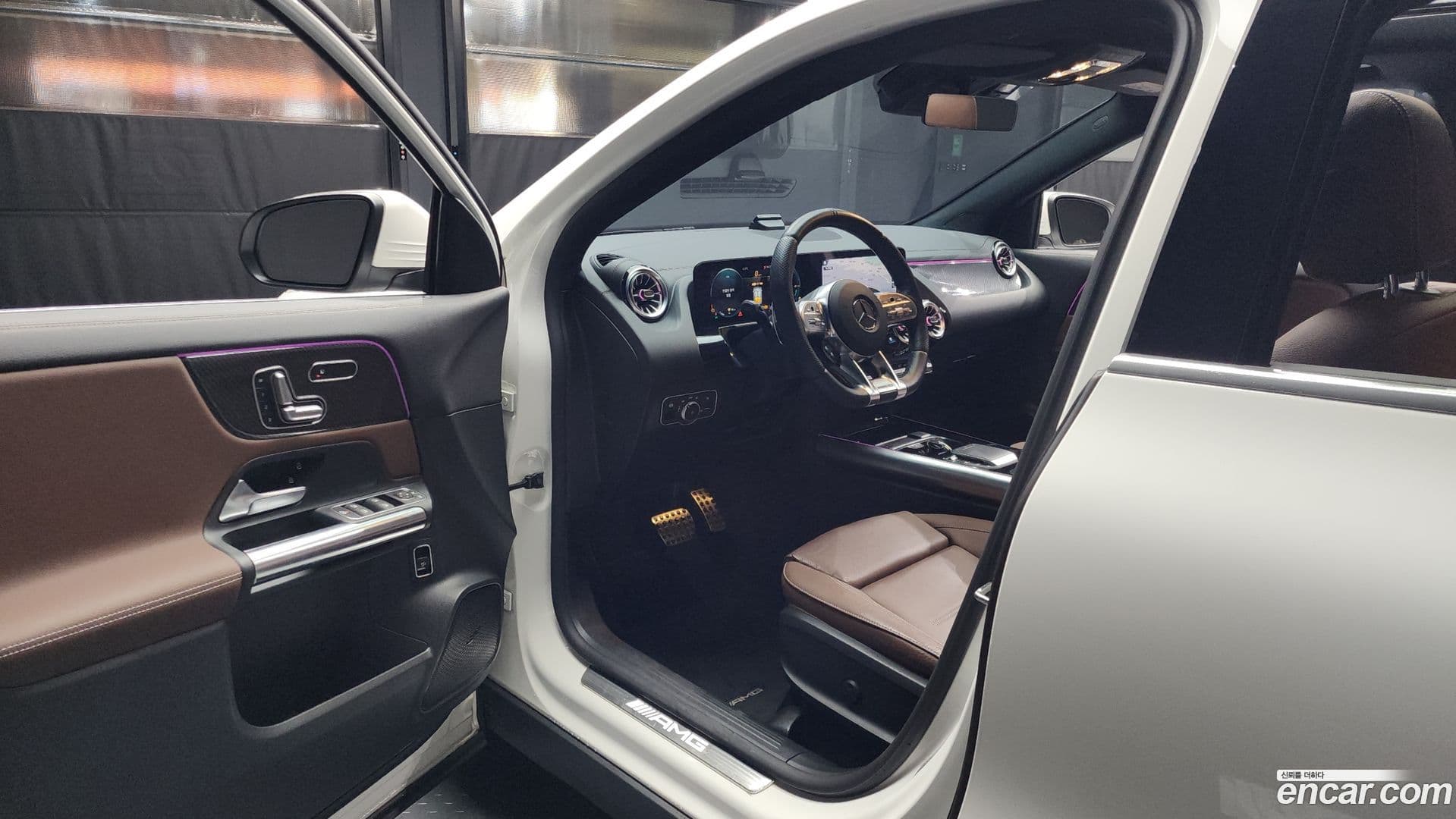 Main__Slider__Photo:GLA-Class Mercedes-Benz 2022.4-9