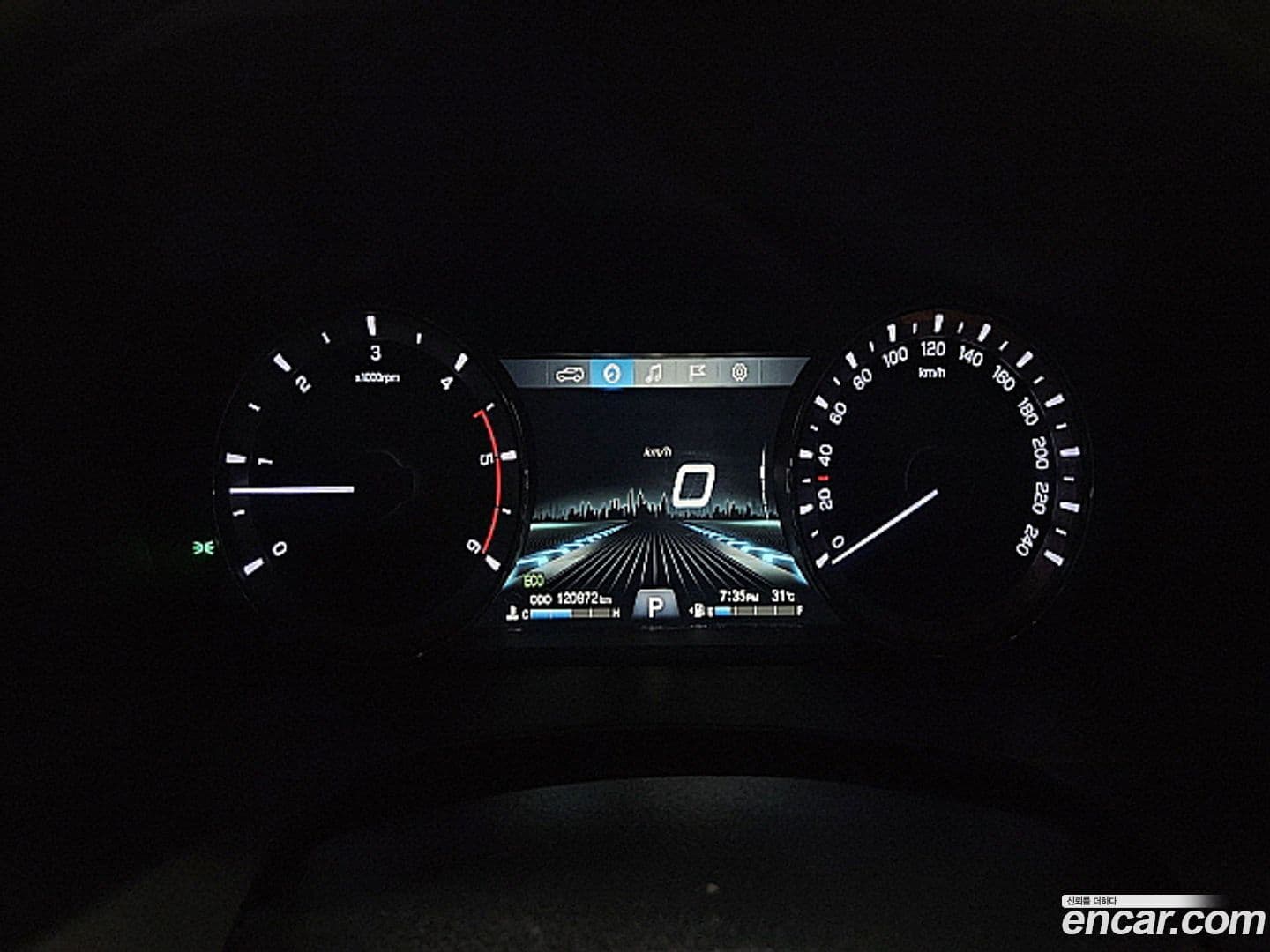 Main__Slider__Photo:Rexton KG_Mobility_Ssangyong 2019.6-9