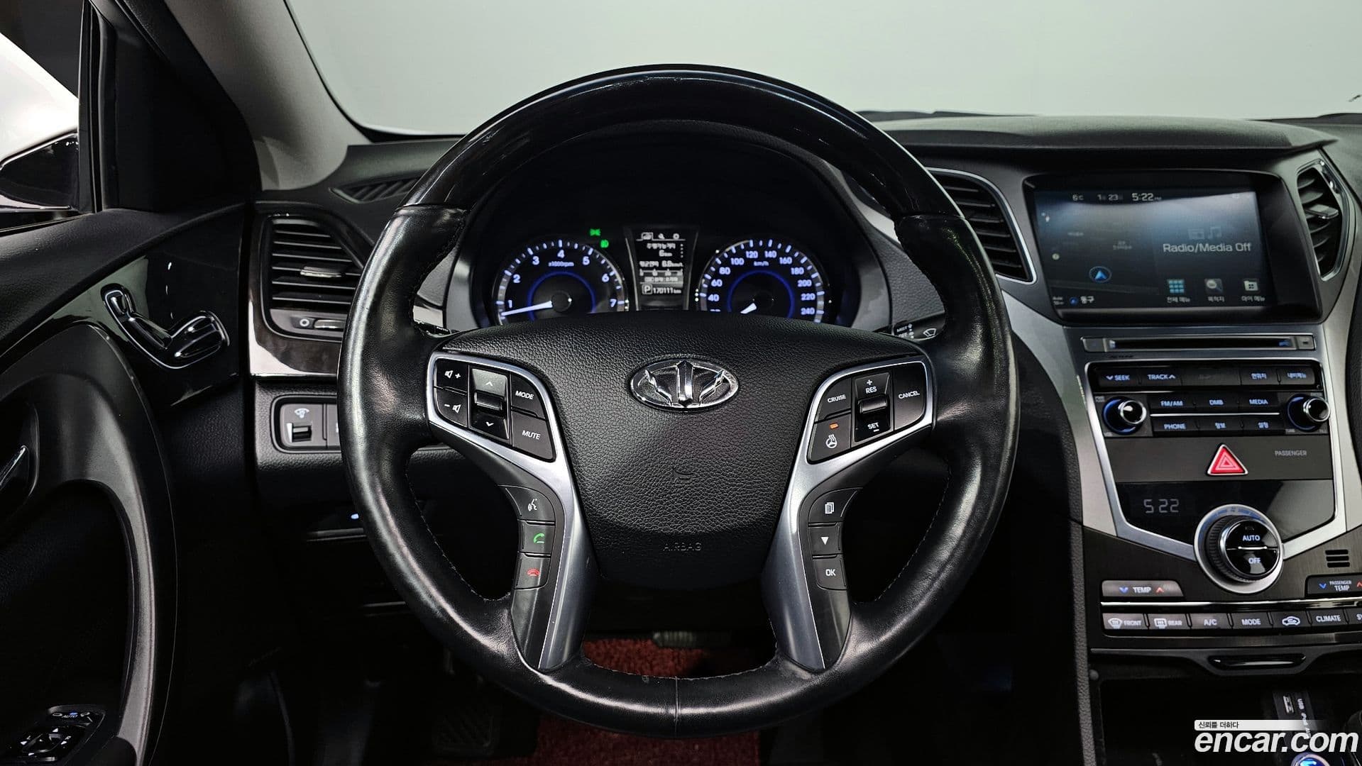 Main__Slider__Photo:Grandeur Hyundai 2016.6-12