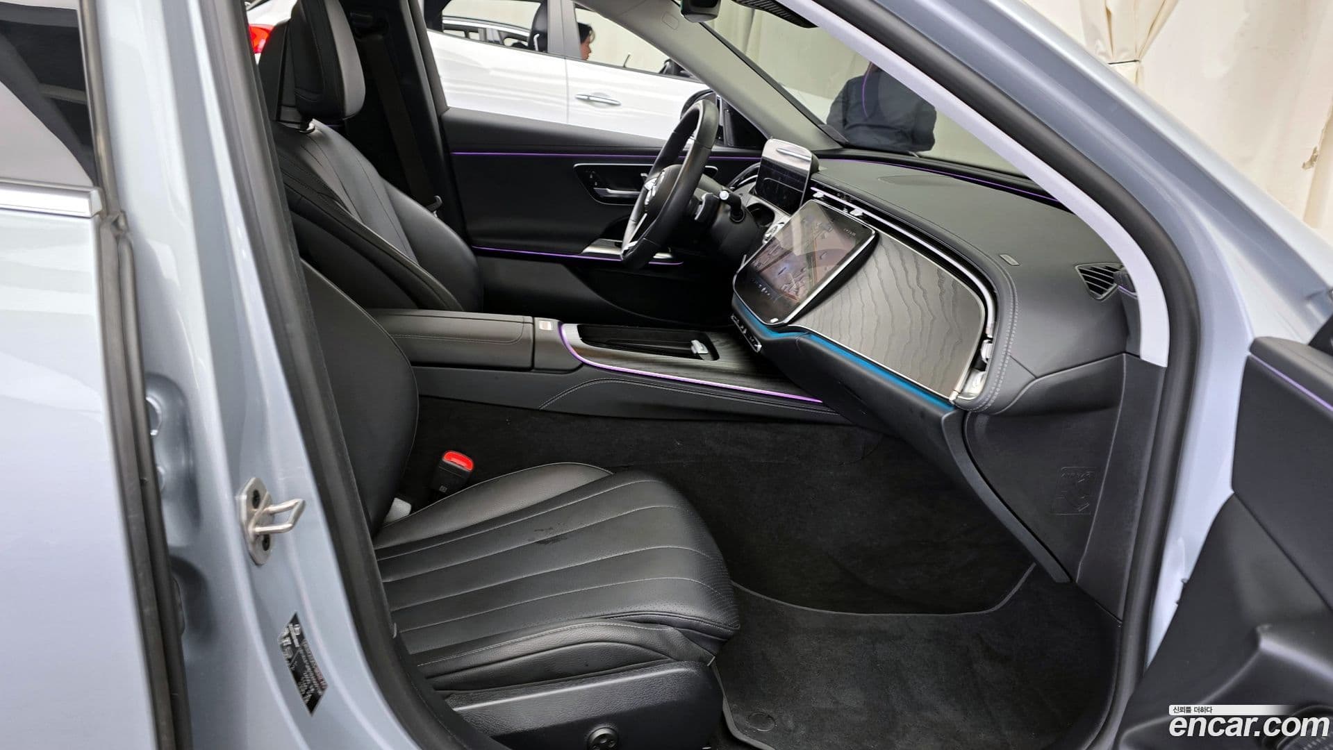 Main__Slider__Photo:E-Class Mercedes-Benz 2024.8-10