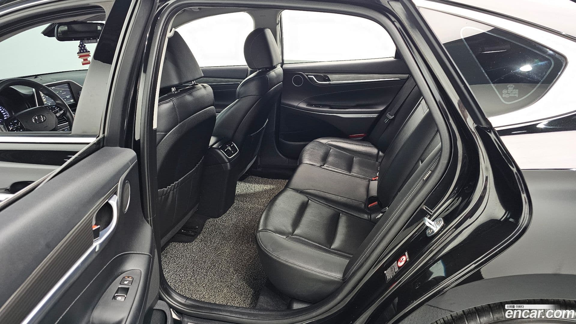 Main__Slider__Photo:Grandeur Hyundai 2019.3-11