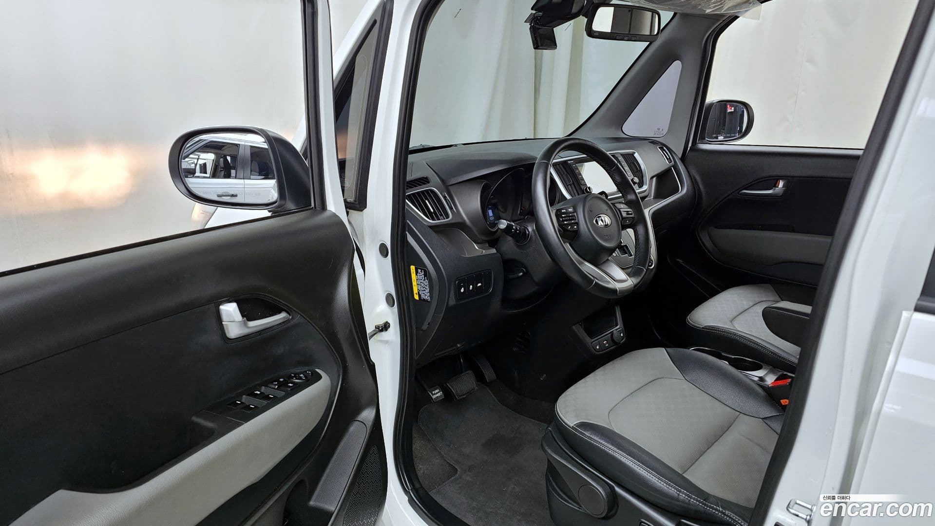 Main__Slider__Photo:RAY Kia 2021.3-9