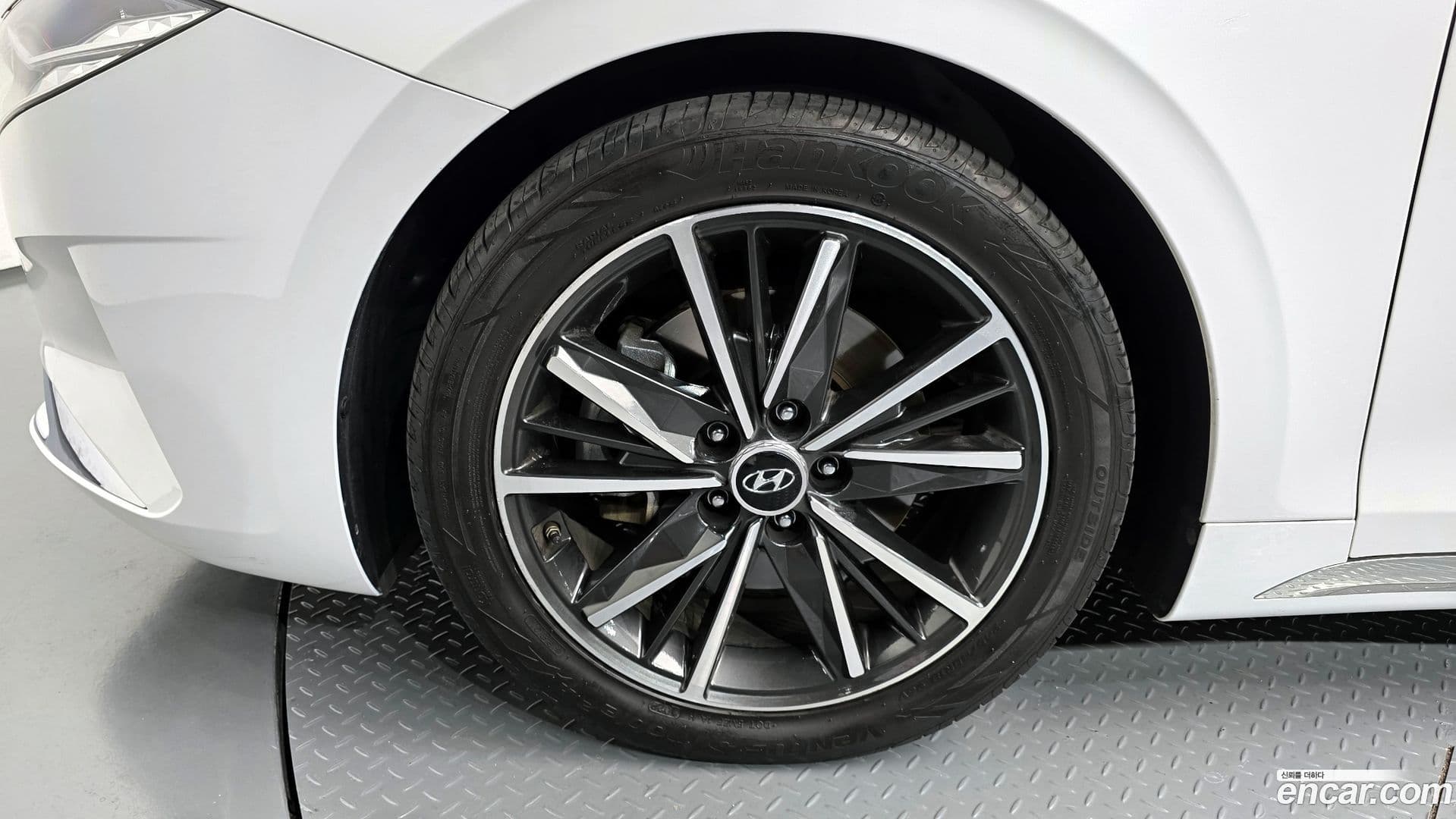 Main__Slider__Photo:Grandeur Hyundai 2022.4-4