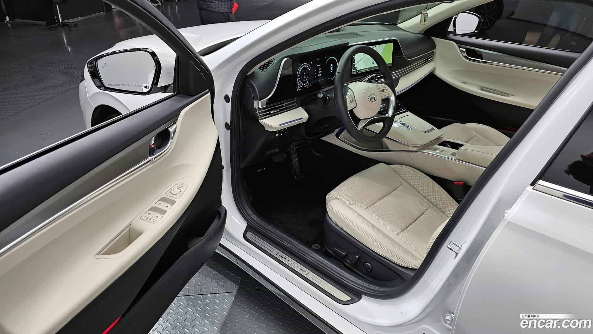 Grandeur Hyundai 2022.4-OPTION-015