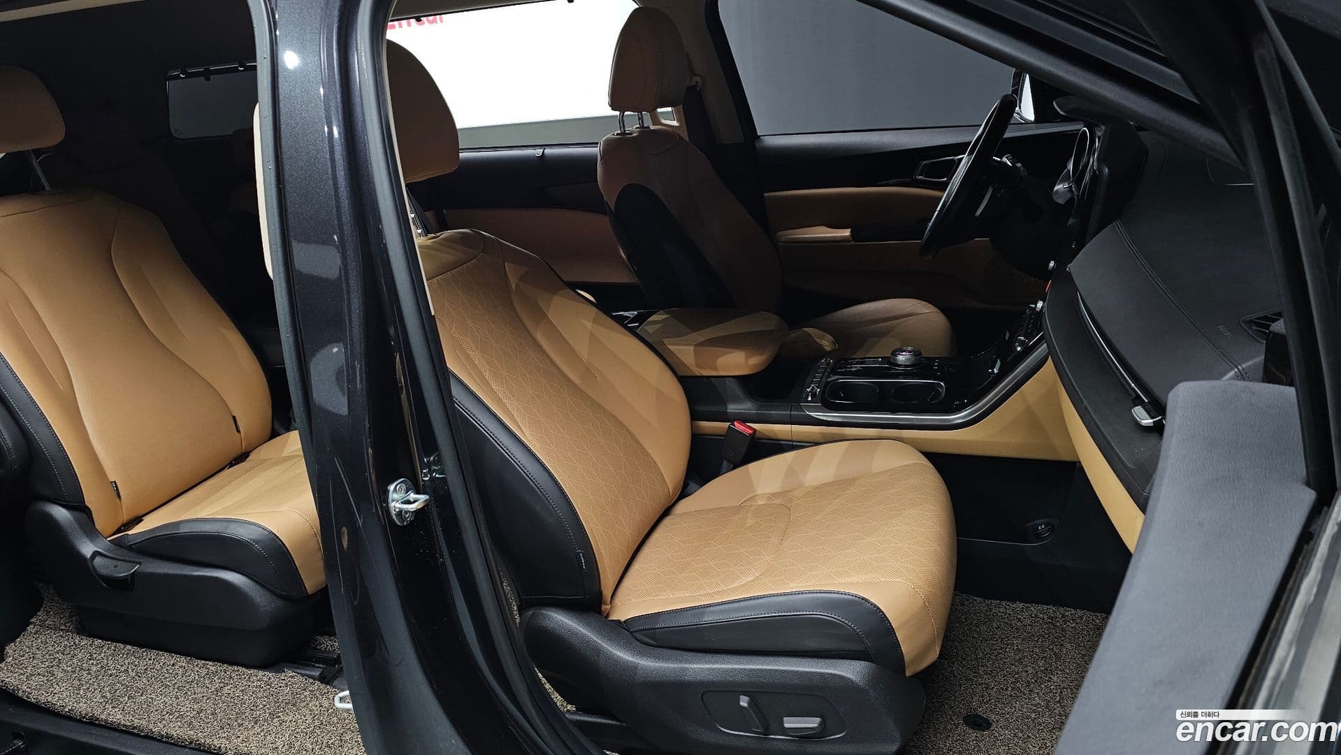 Main__Slider__Photo:Canival Kia 2021.7-9