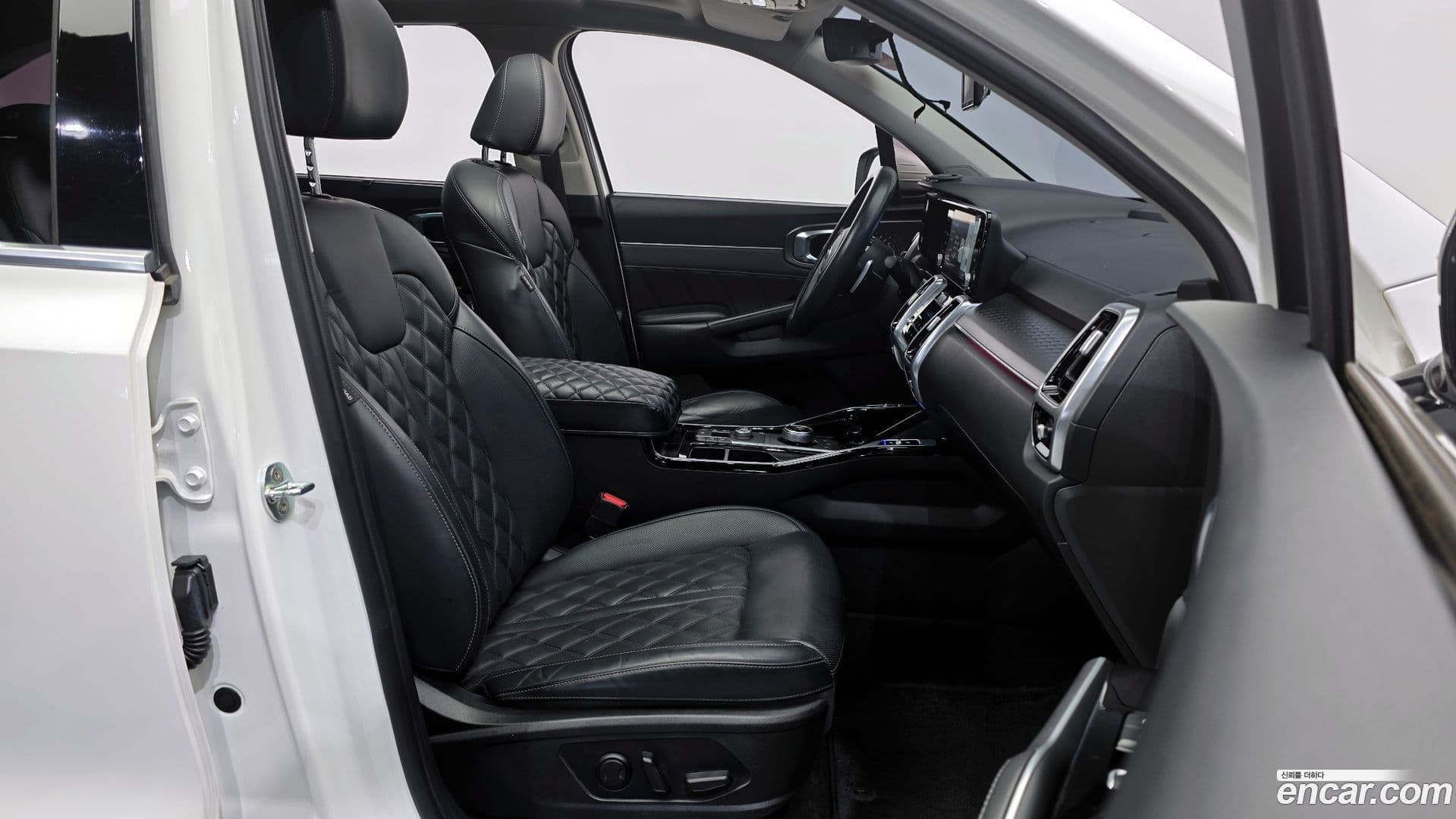 Main__Slider__Photo:Sorento Kia 2020.5-10