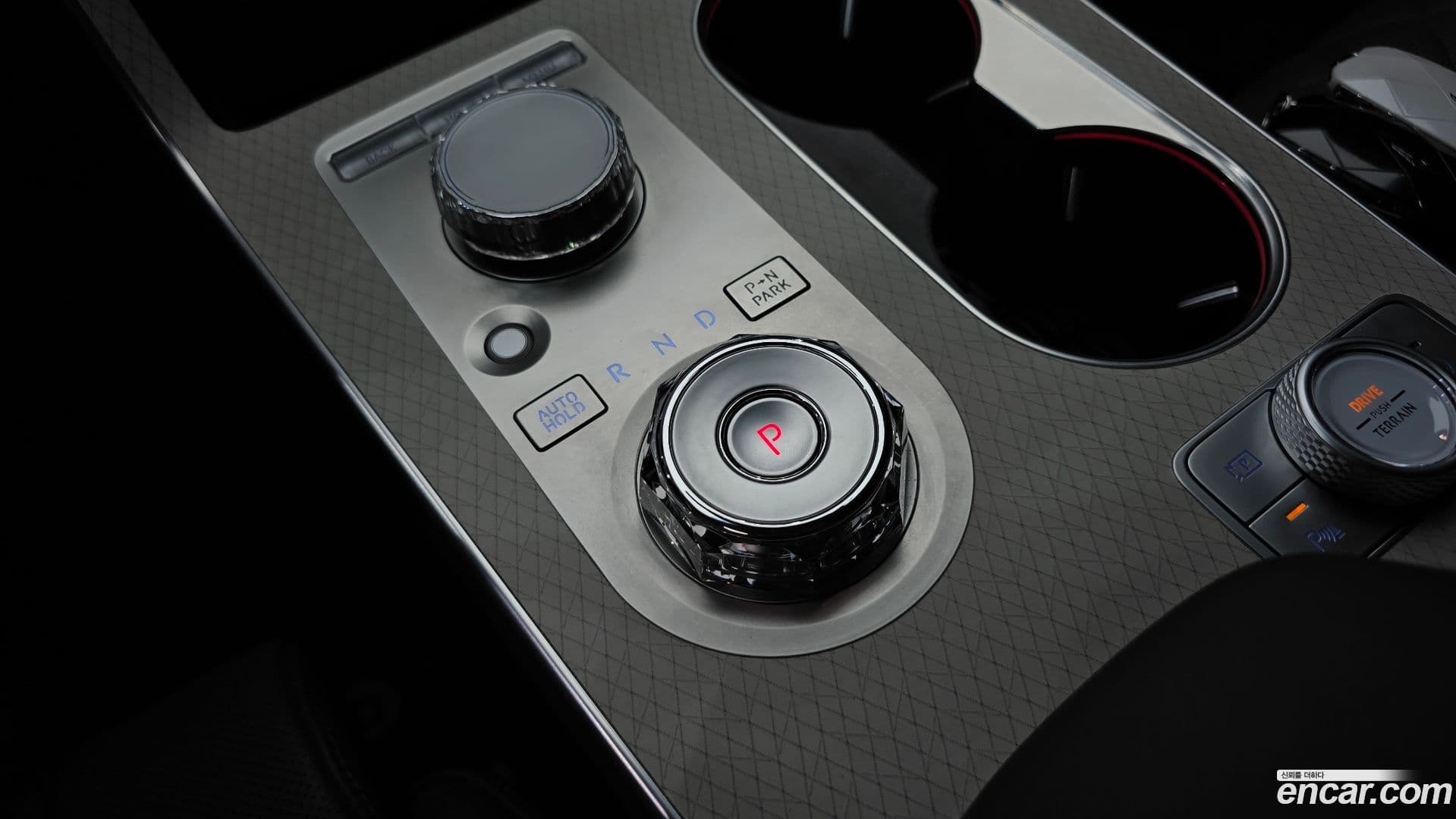 Main__Slider__Photo:GV80 Genesis 2024.0-8