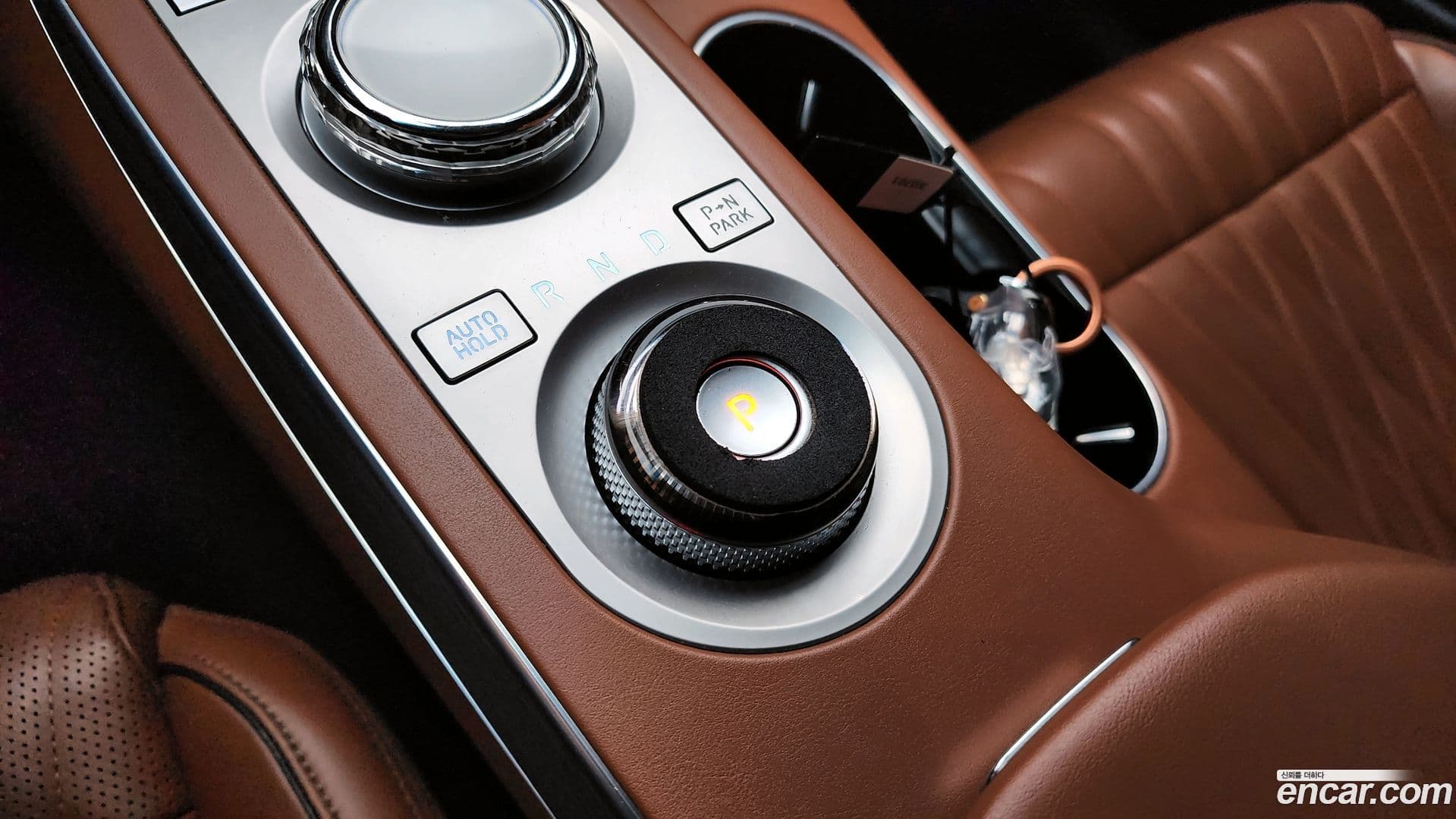 Main__Slider__Photo:GV70 Genesis 2022.2-8